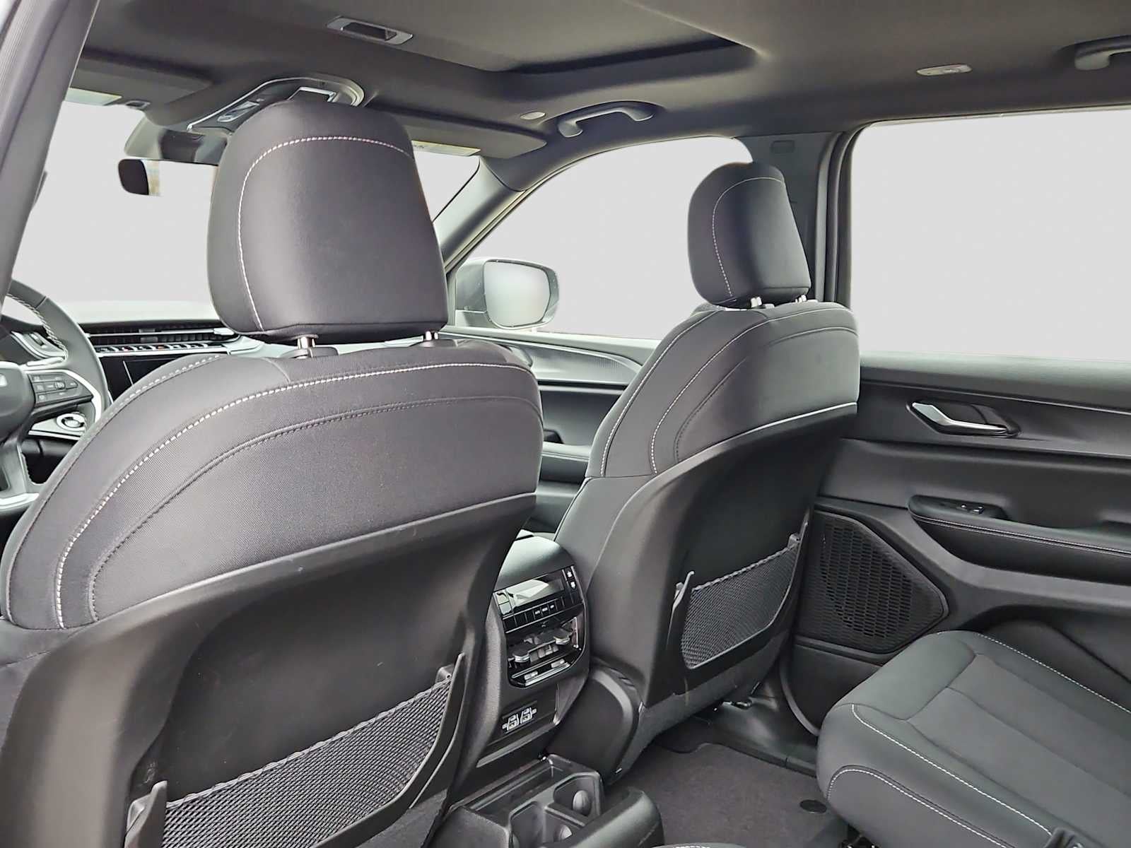 2025 Jeep Grand Cherokee GRAND CHEROKEE L LAREDO X 4X2