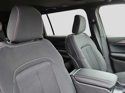 2025 Jeep Grand Cherokee GRAND CHEROKEE L LAREDO X 4X2