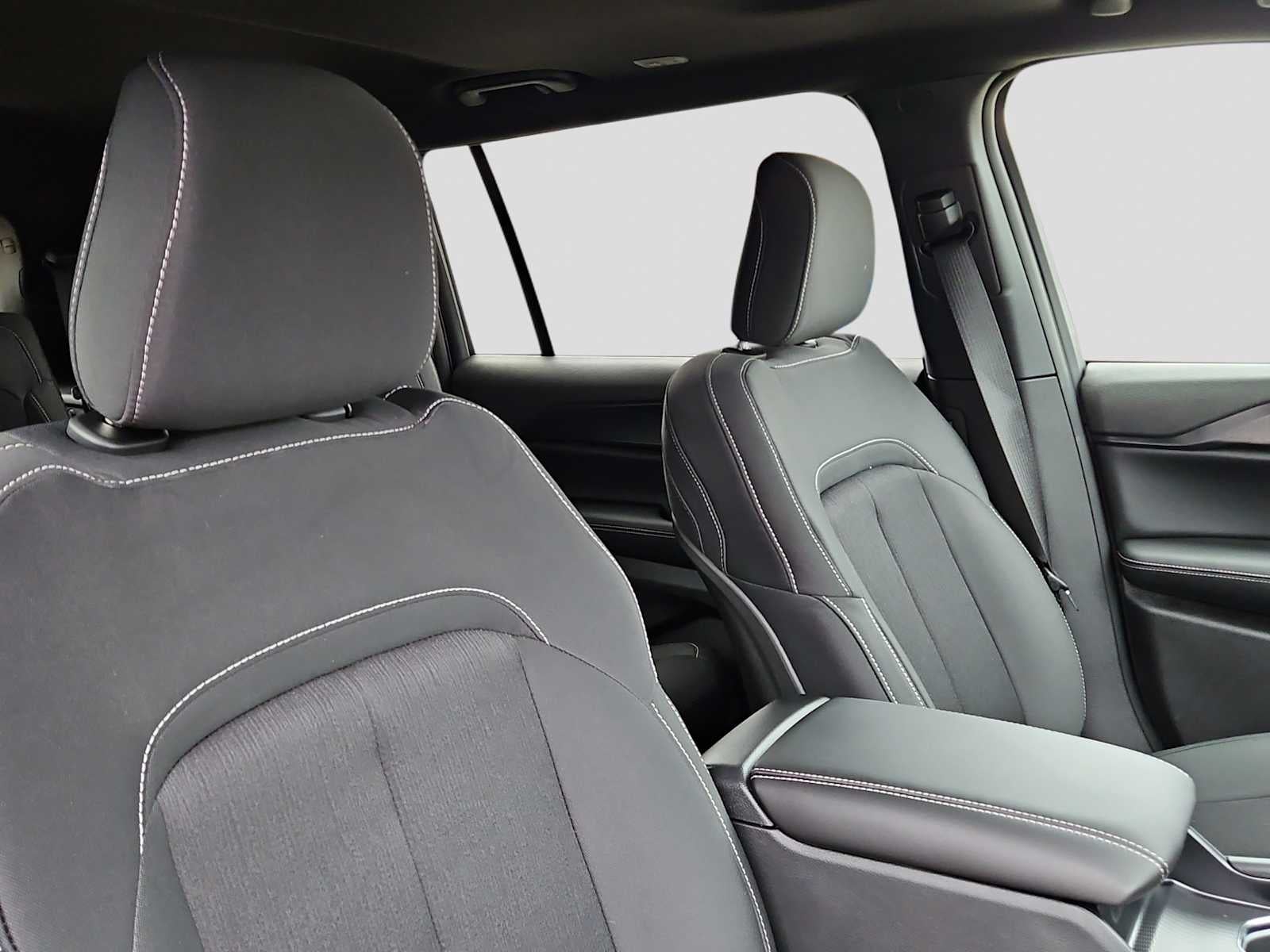 2025 Jeep Grand Cherokee GRAND CHEROKEE L LAREDO X 4X2