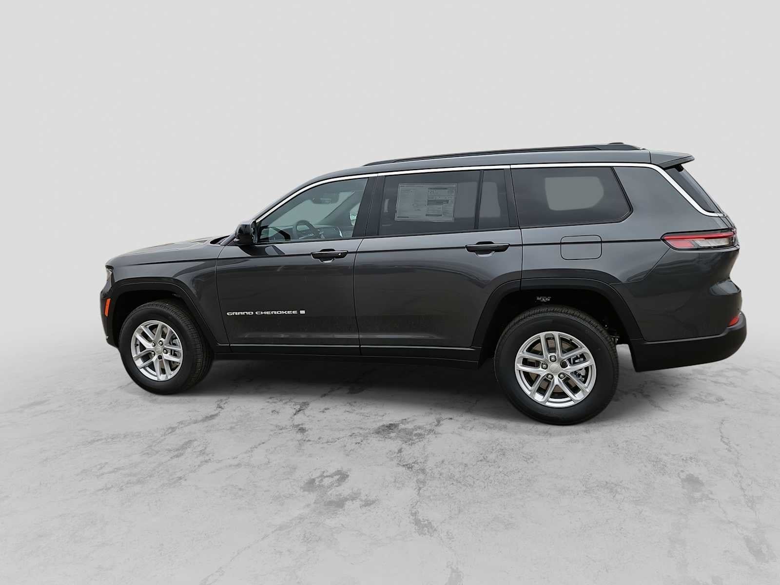 2025 Jeep Grand Cherokee GRAND CHEROKEE L LAREDO X 4X2