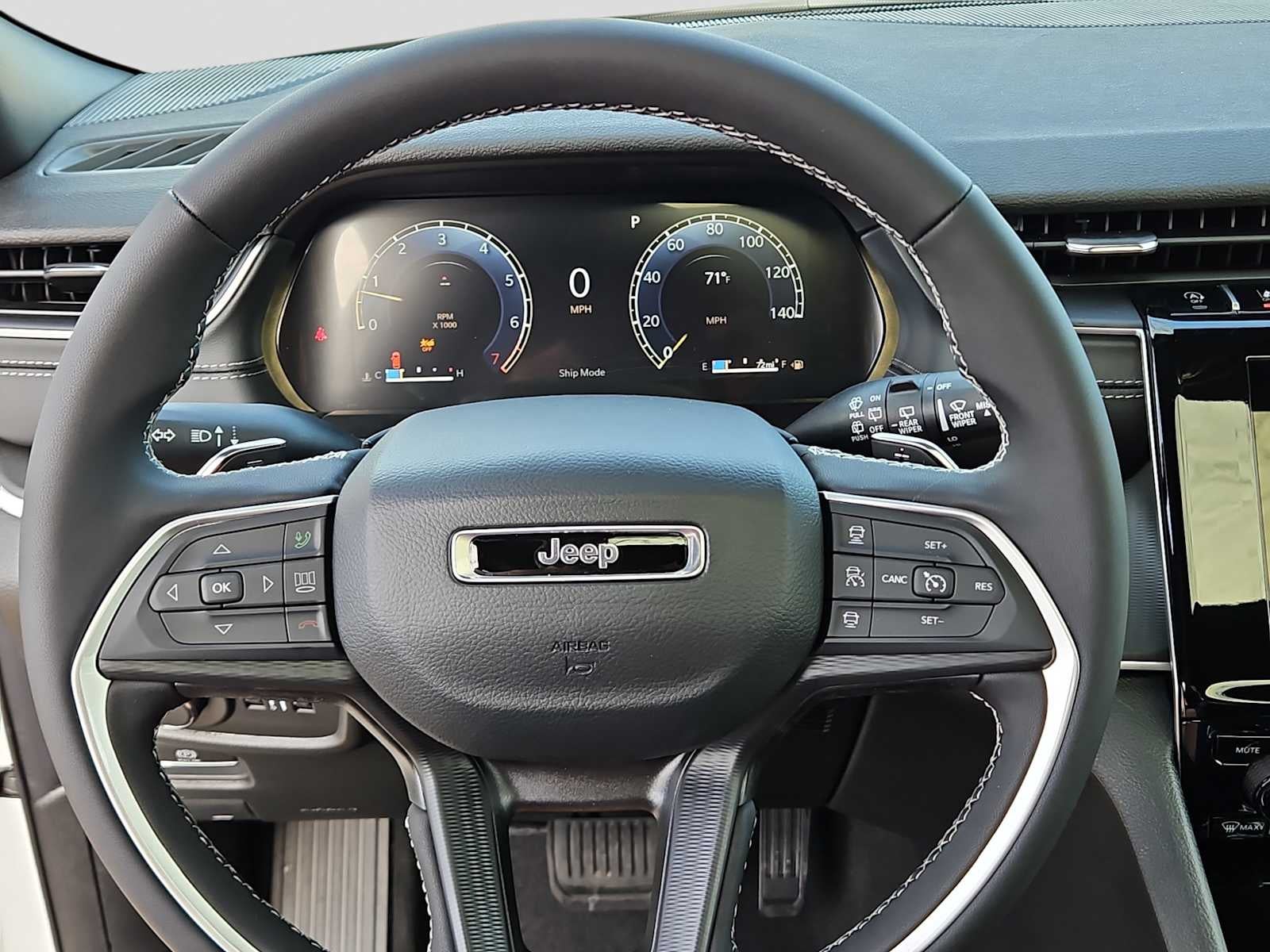 2025 Jeep Grand Cherokee GRAND CHEROKEE L LAREDO X 4X2