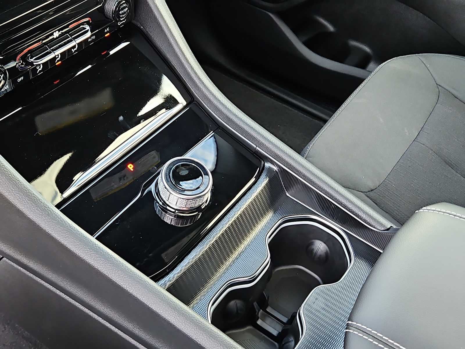 2025 Jeep Grand Cherokee GRAND CHEROKEE L LAREDO X 4X2