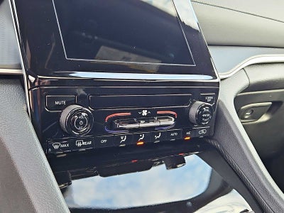 2025 Jeep Grand Cherokee GRAND CHEROKEE L LAREDO X 4X2