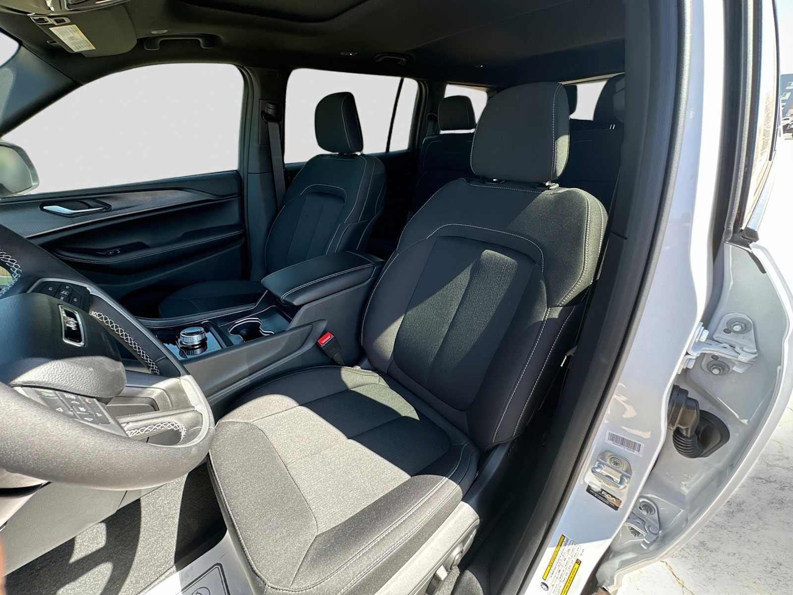 2026 Jeep Grand Cherokee L GRAND CHEROKEE L LAREDO X 4X4