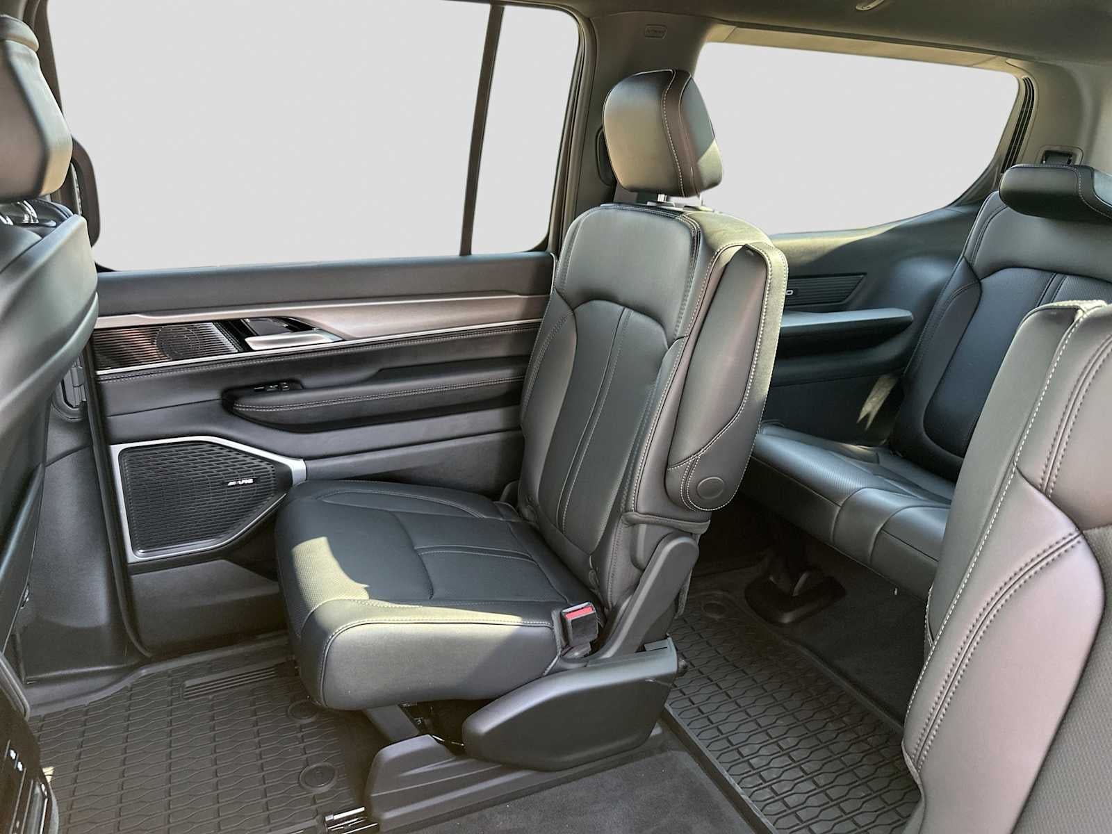 2026 Jeep Grand Wagoneer GRAND WAGONEER UPLAND 4X4