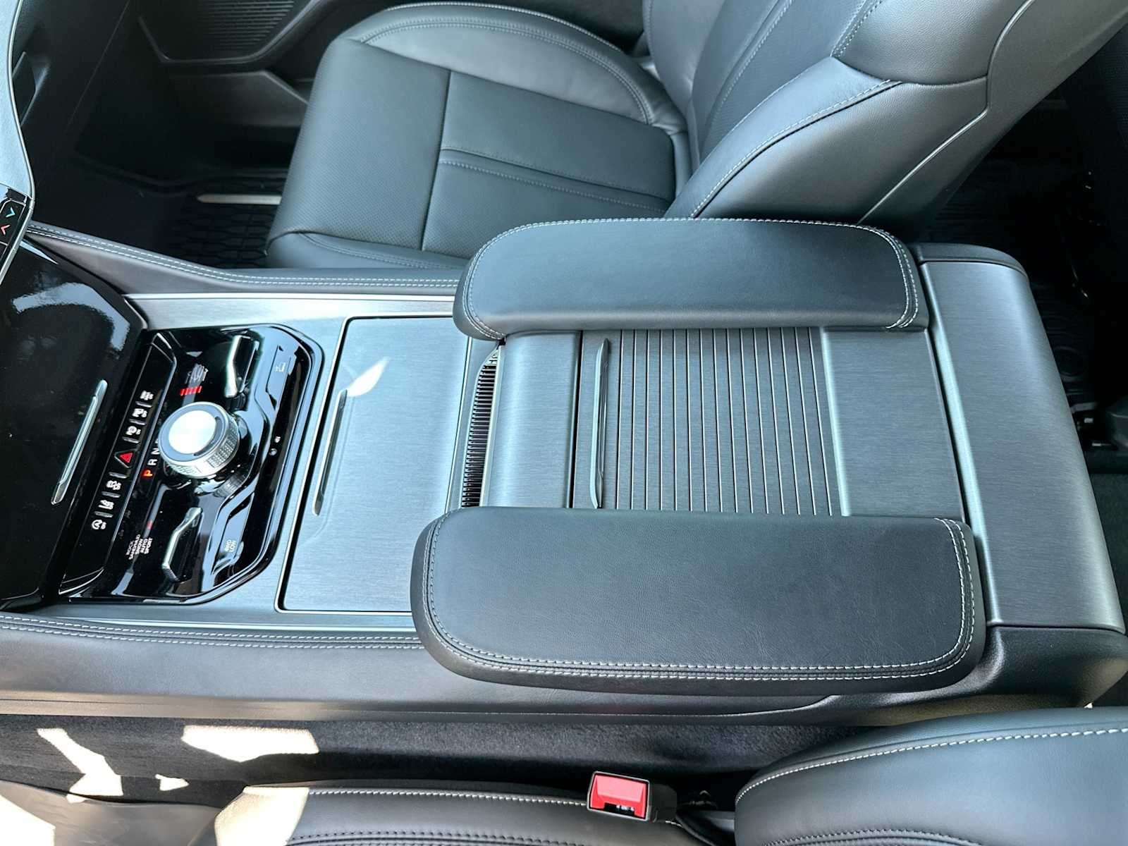 2026 Jeep Grand Wagoneer GRAND WAGONEER UPLAND 4X4