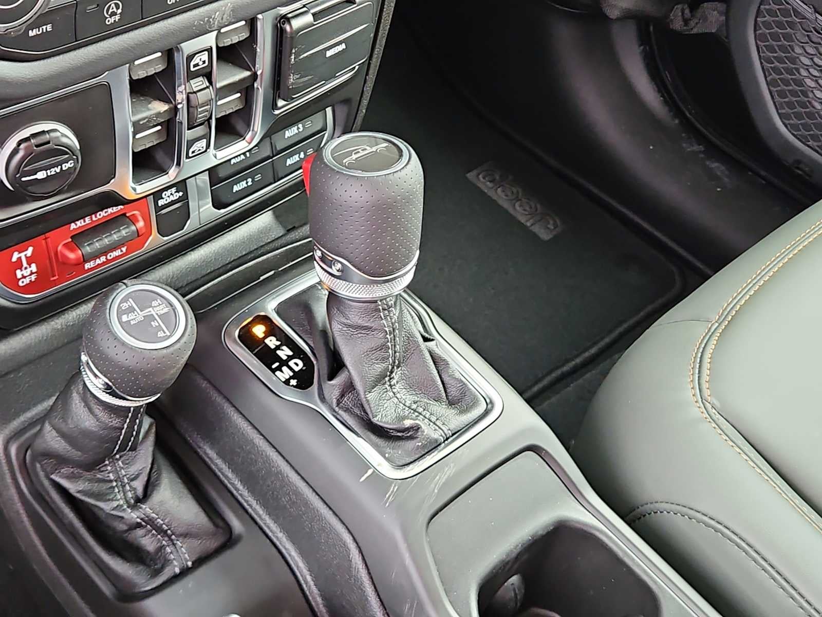 2026 Jeep Gladiator GLADIATOR MOJAVE X 4X4