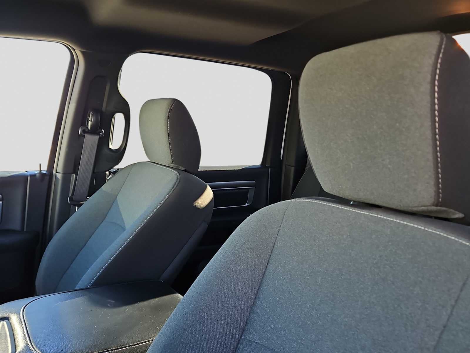 2024 RAM 1500 Classic Warlock Crew Cab 4x2 5'7' Box