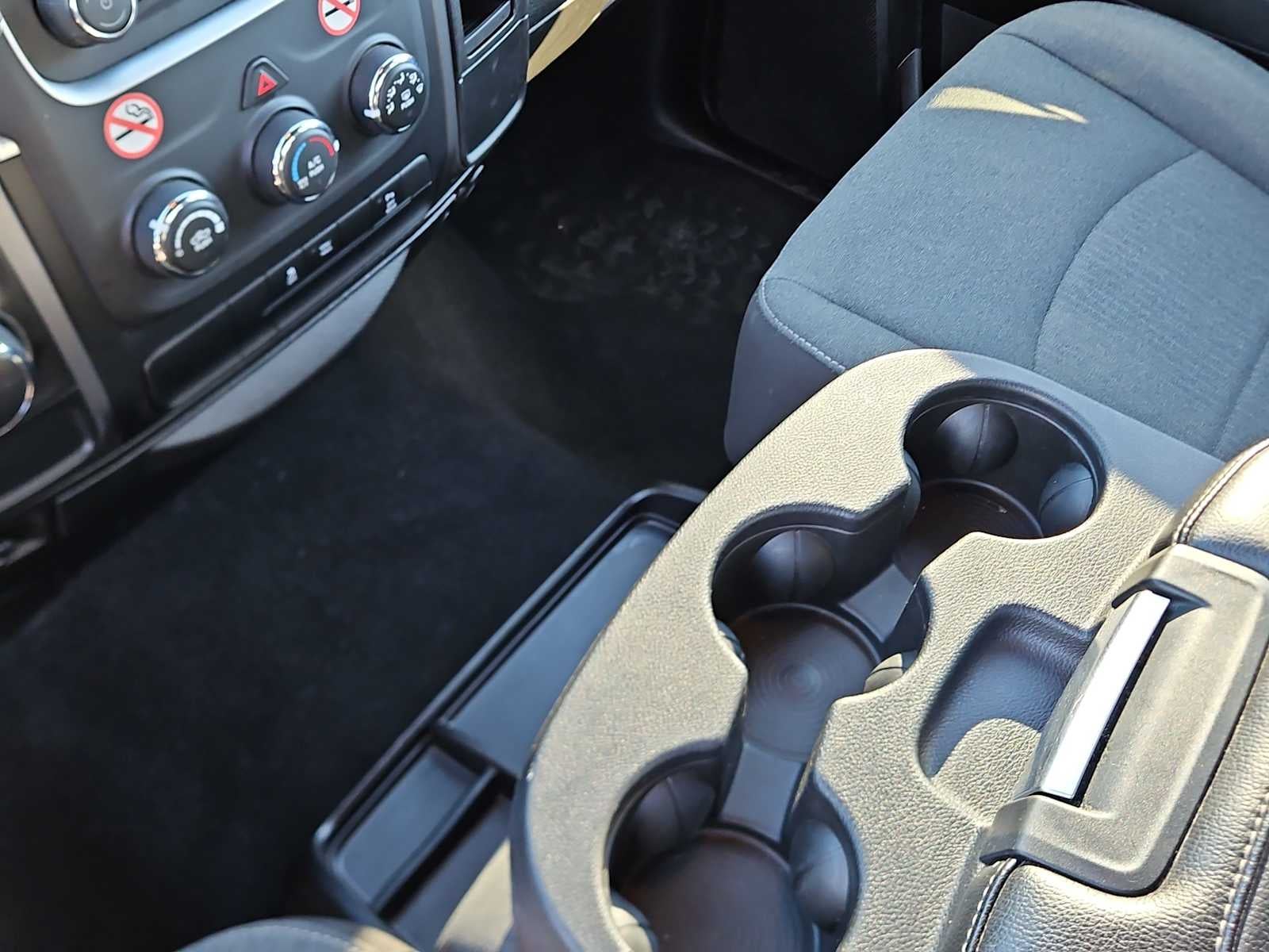 2024 RAM 1500 Classic Warlock Crew Cab 4x2 5'7' Box