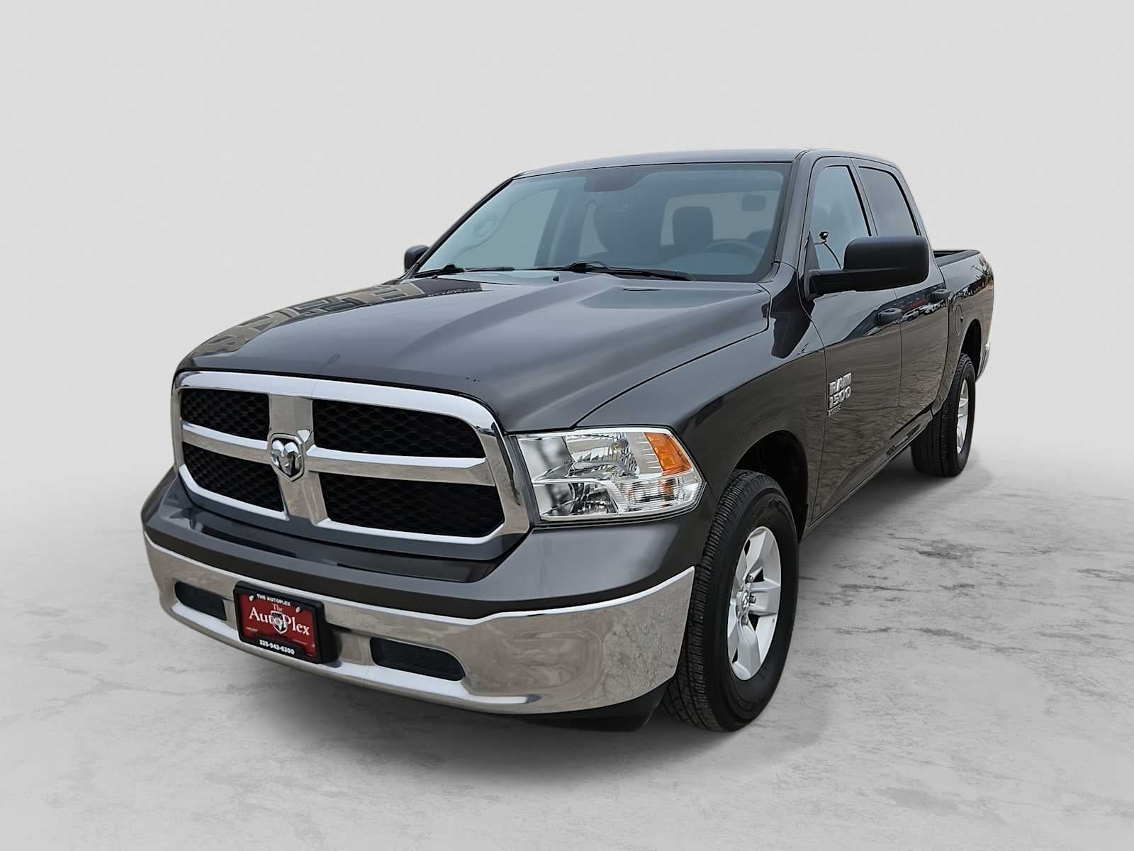 2022 RAM 1500 Classic SLT Crew Cab 4x4 5'7' Box