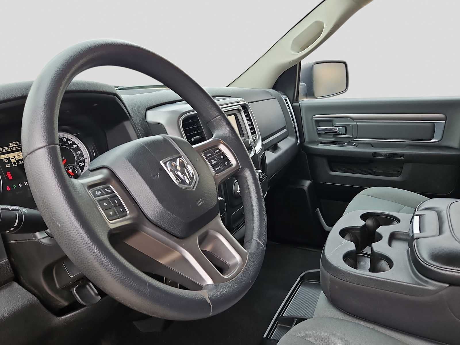 2022 RAM 1500 Classic SLT Crew Cab 4x4 5'7' Box