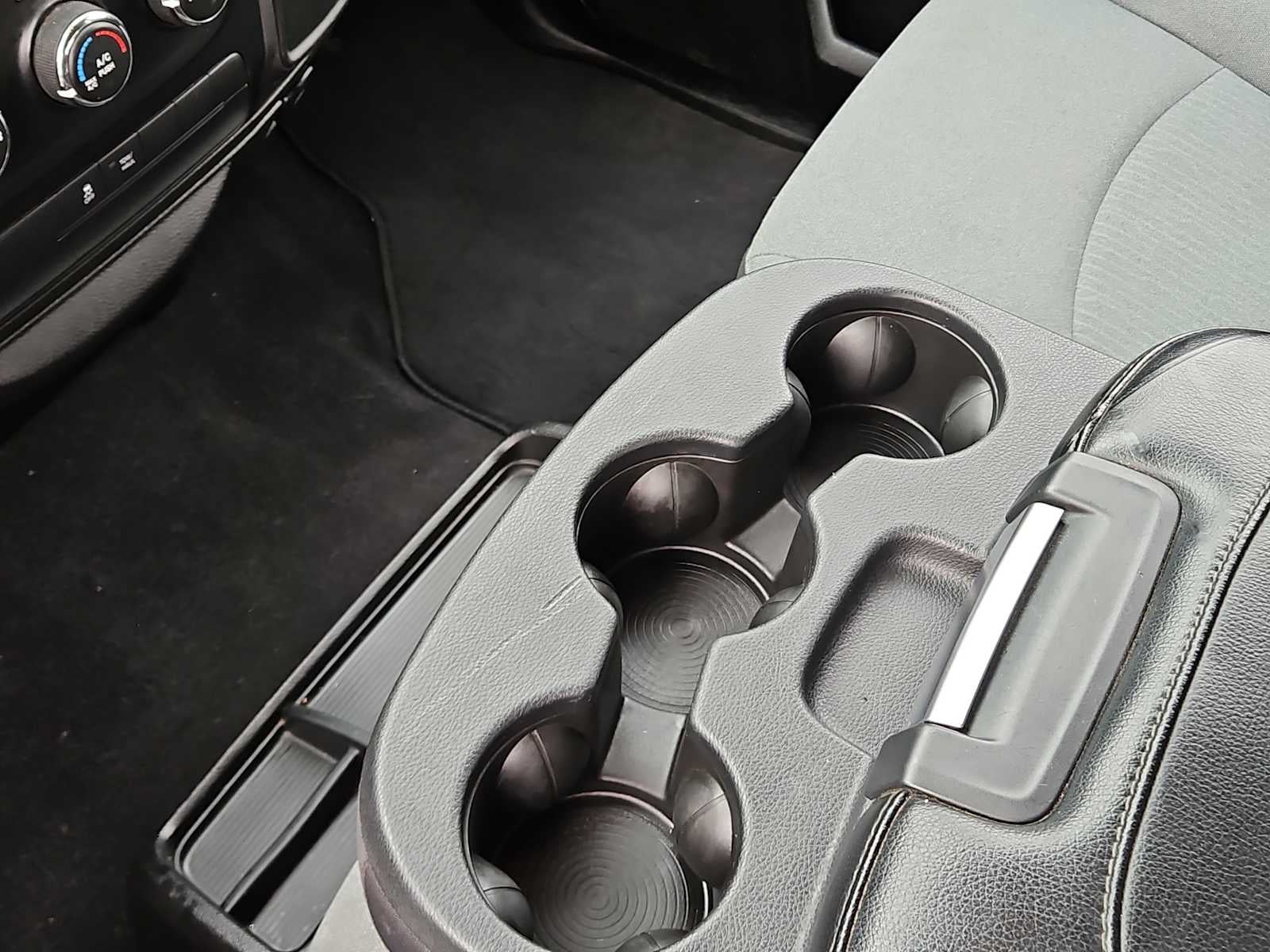 2022 RAM 1500 Classic SLT Crew Cab 4x4 5'7' Box