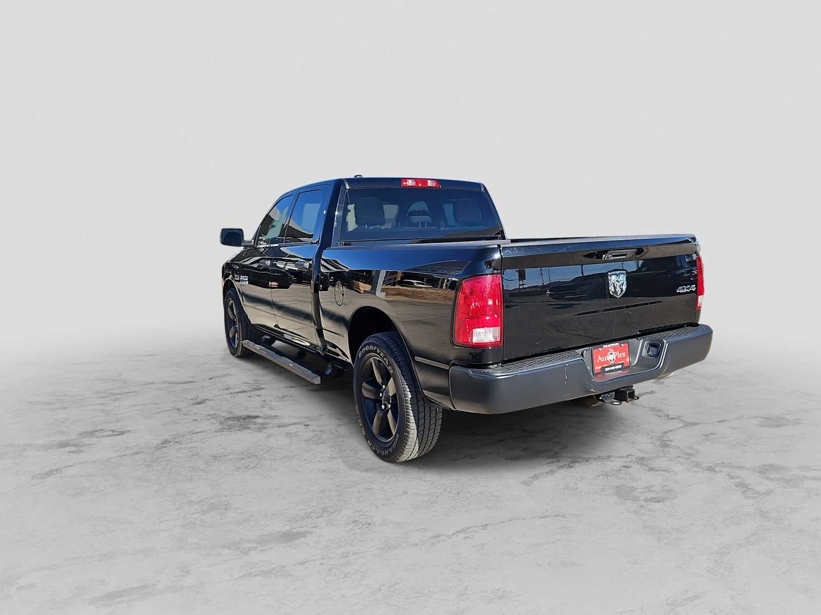 2023 RAM 1500 Classic Tradesman Crew Cab 4x4 6'4' Box