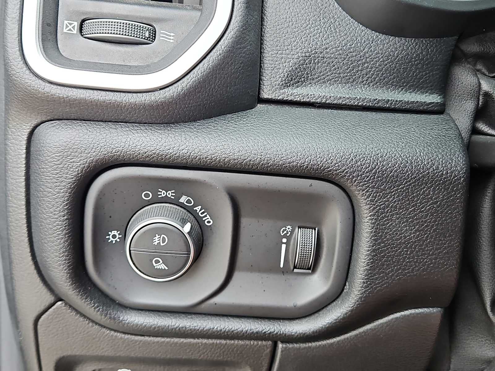 2022 RAM 1500 Lone Star Quad Cab 4x2 6'4' Box