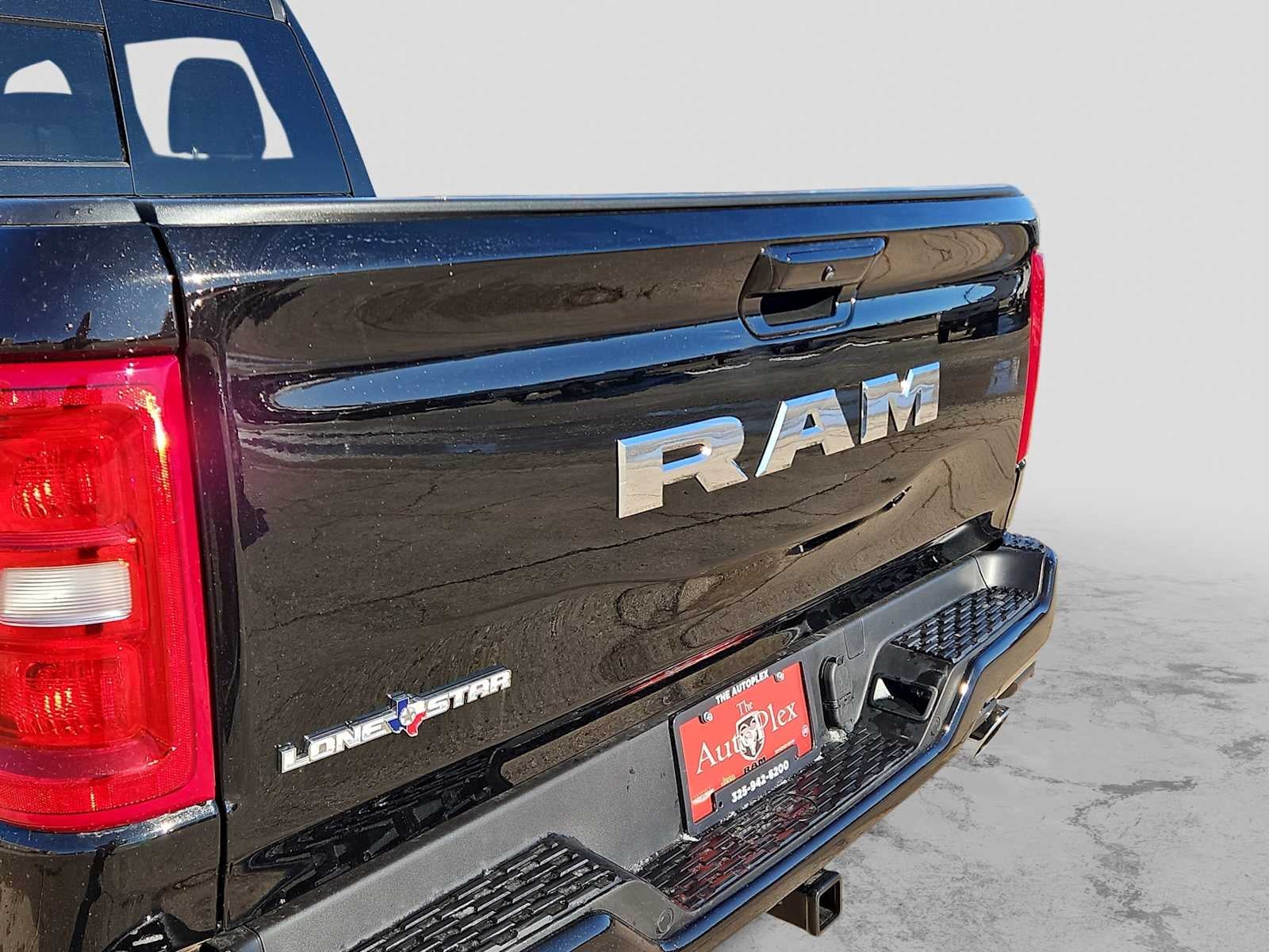 2026 RAM Ram 1500 RAM 1500 LONE STAR CREW CAB 4X2 5'7' BOX