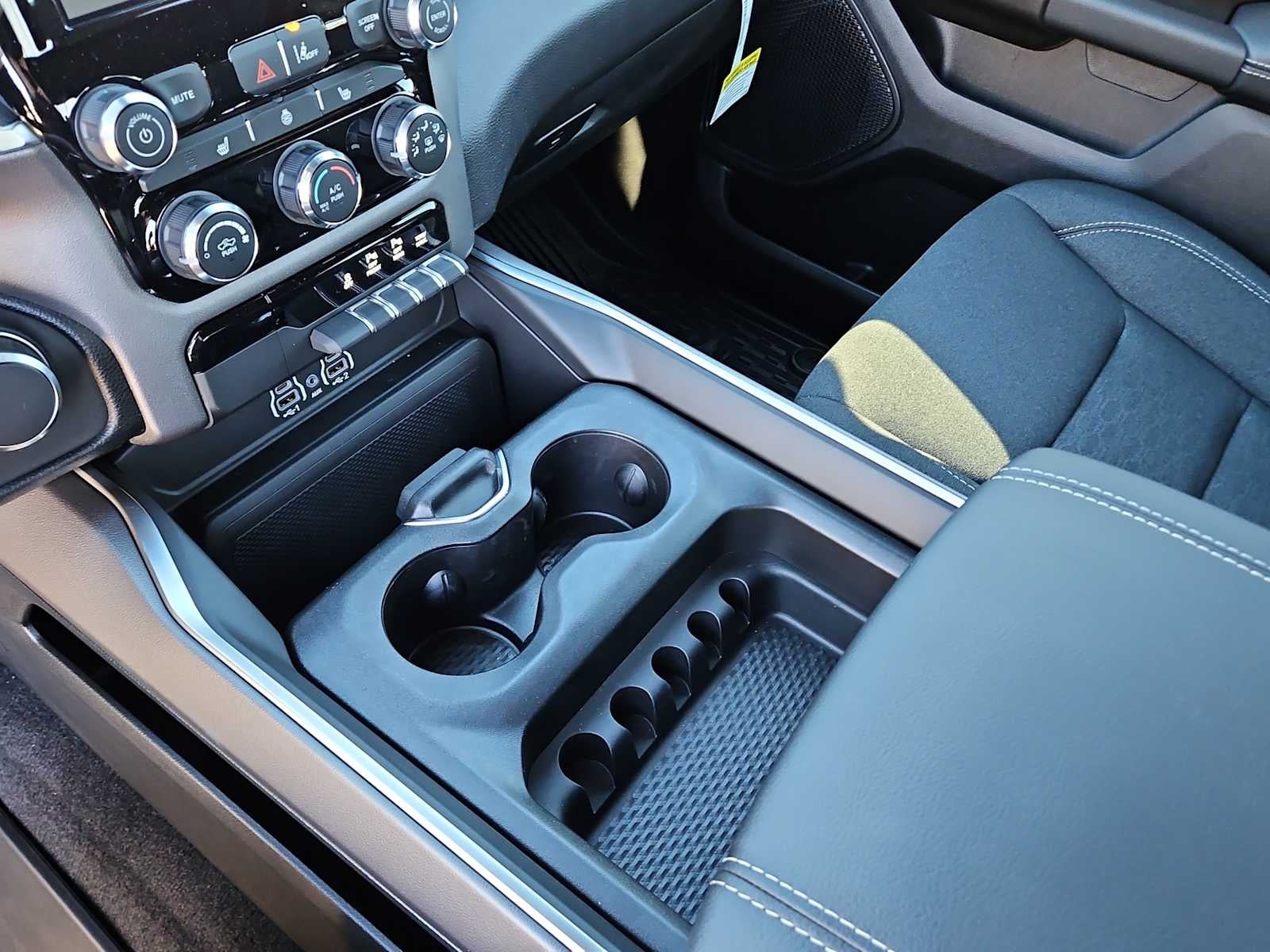 2026 RAM Ram 1500 RAM 1500 LONE STAR CREW CAB 4X2 5'7' BOX