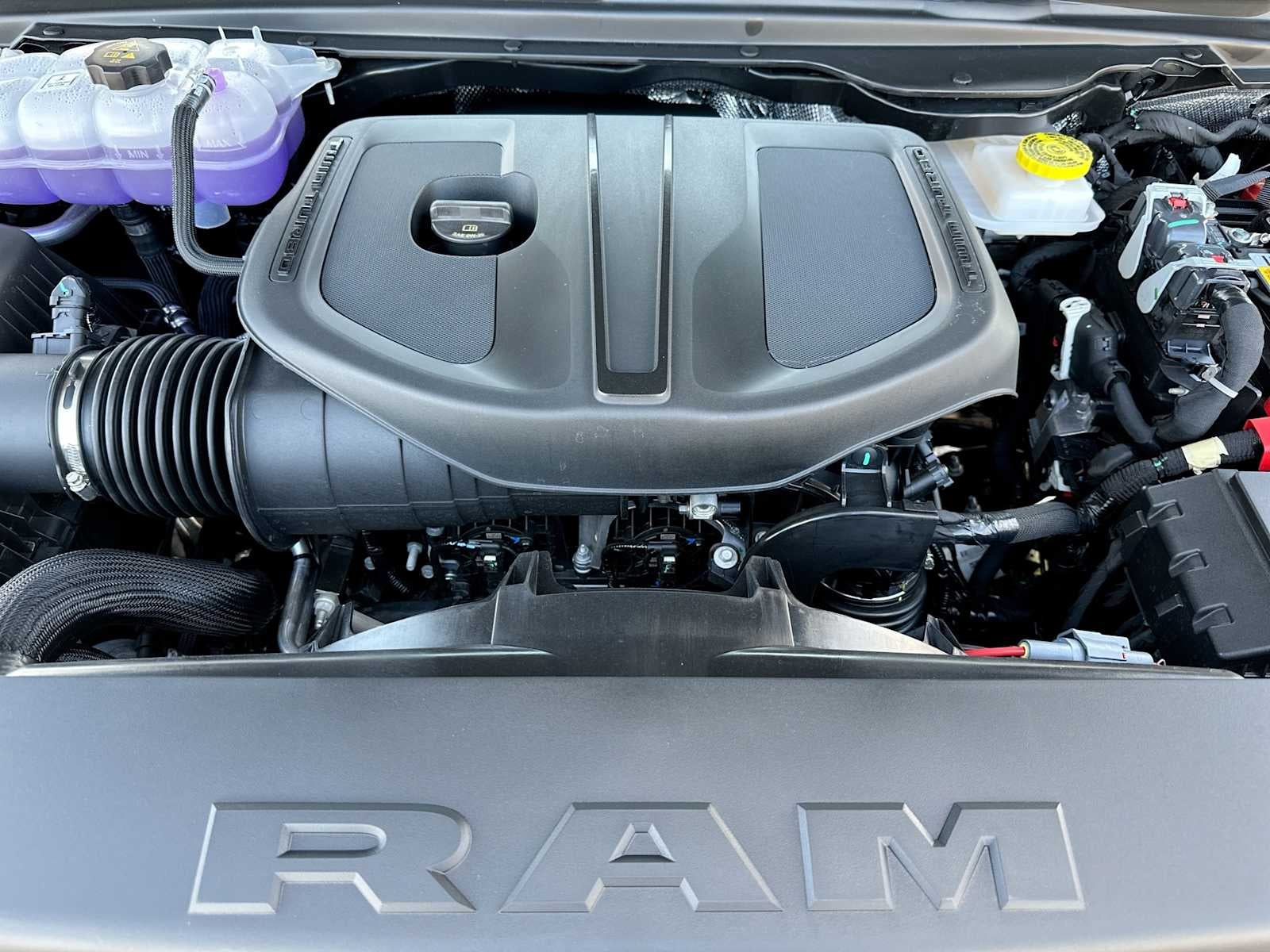 2027 RAM 1500 RAM 1500 LONE STAR CREW CAB 4X2 5'7' BOX