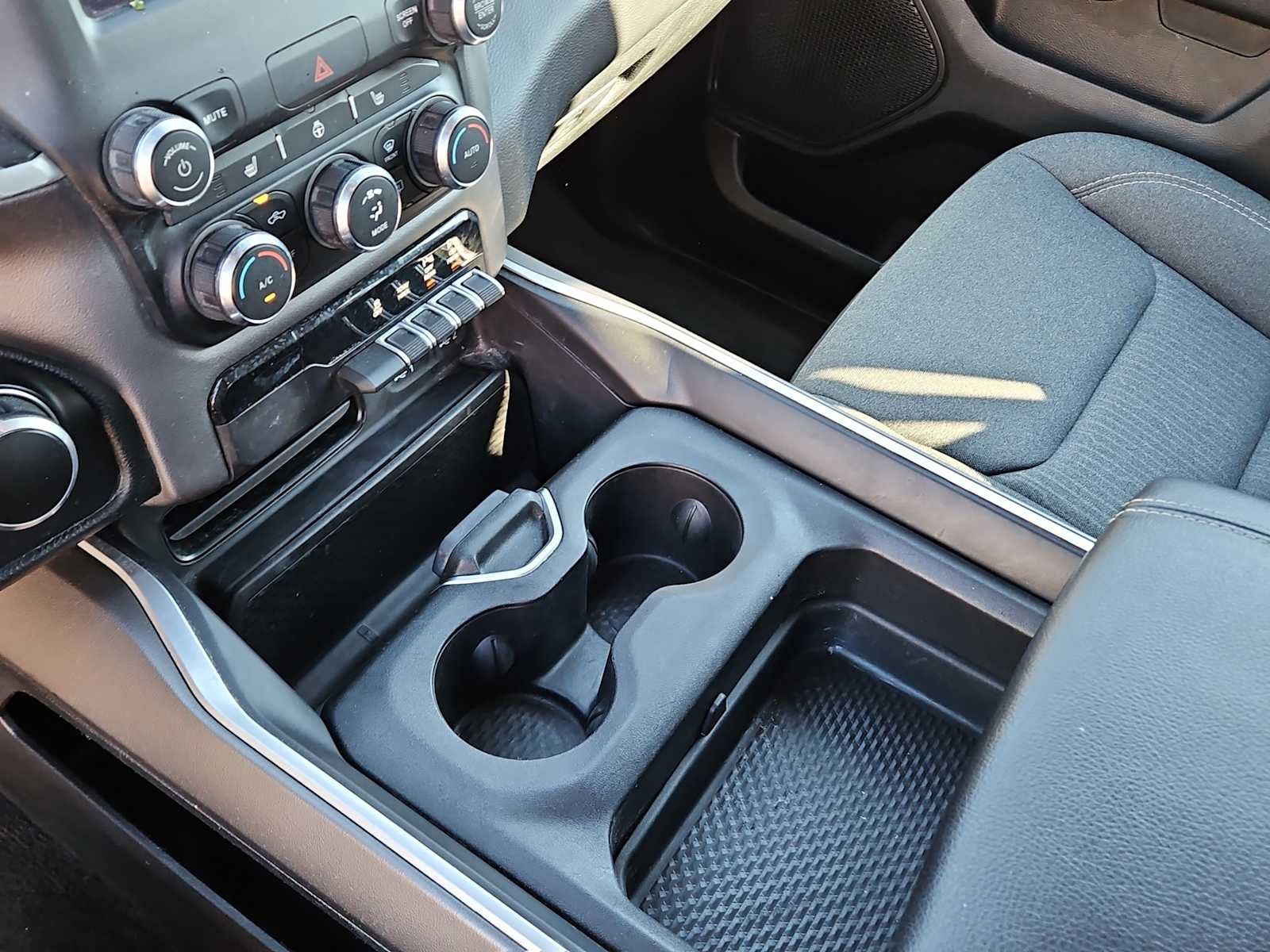 2022 RAM 1500 Lone Star Crew Cab 4x2 5'7' Box