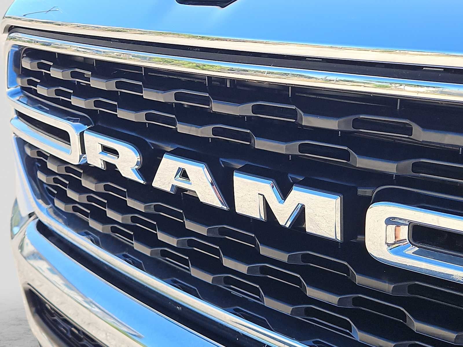 2024 RAM 1500 Lone Star Crew Cab 4x2 5'7' Box