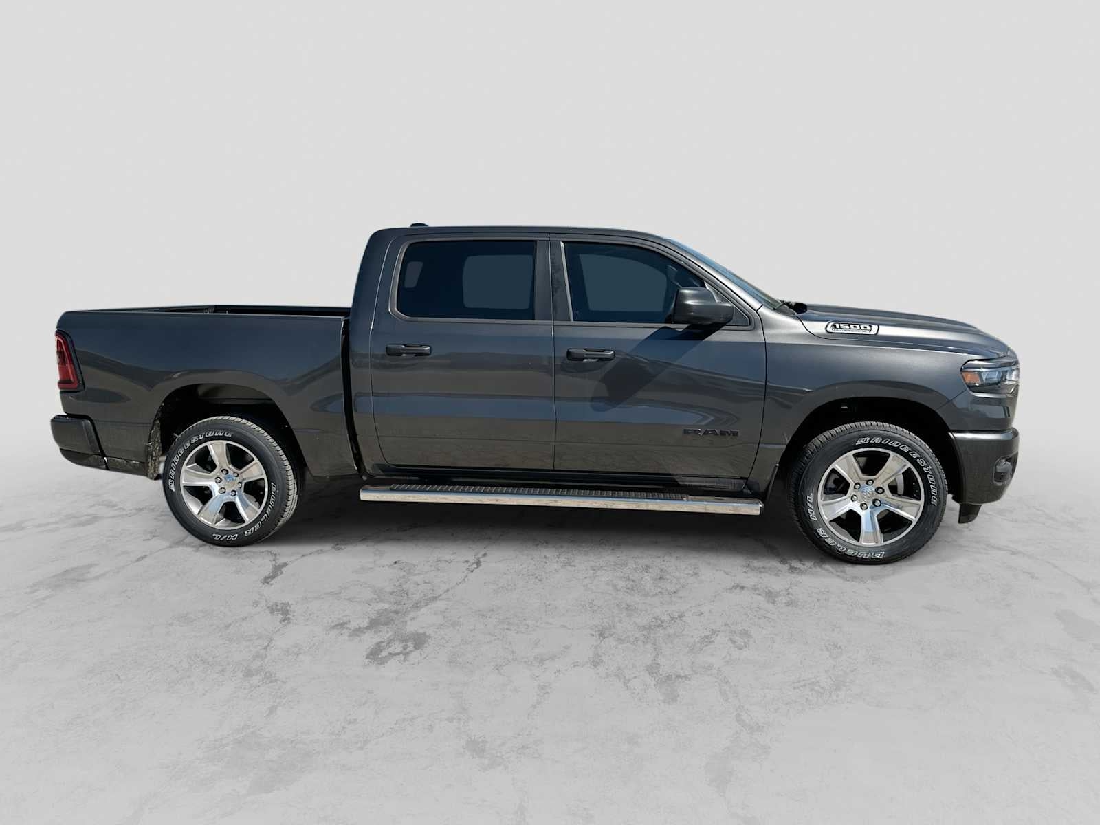 2026 RAM 1500 RAM 1500 EXPRESS CREW CAB 4X2 5'7' BOX