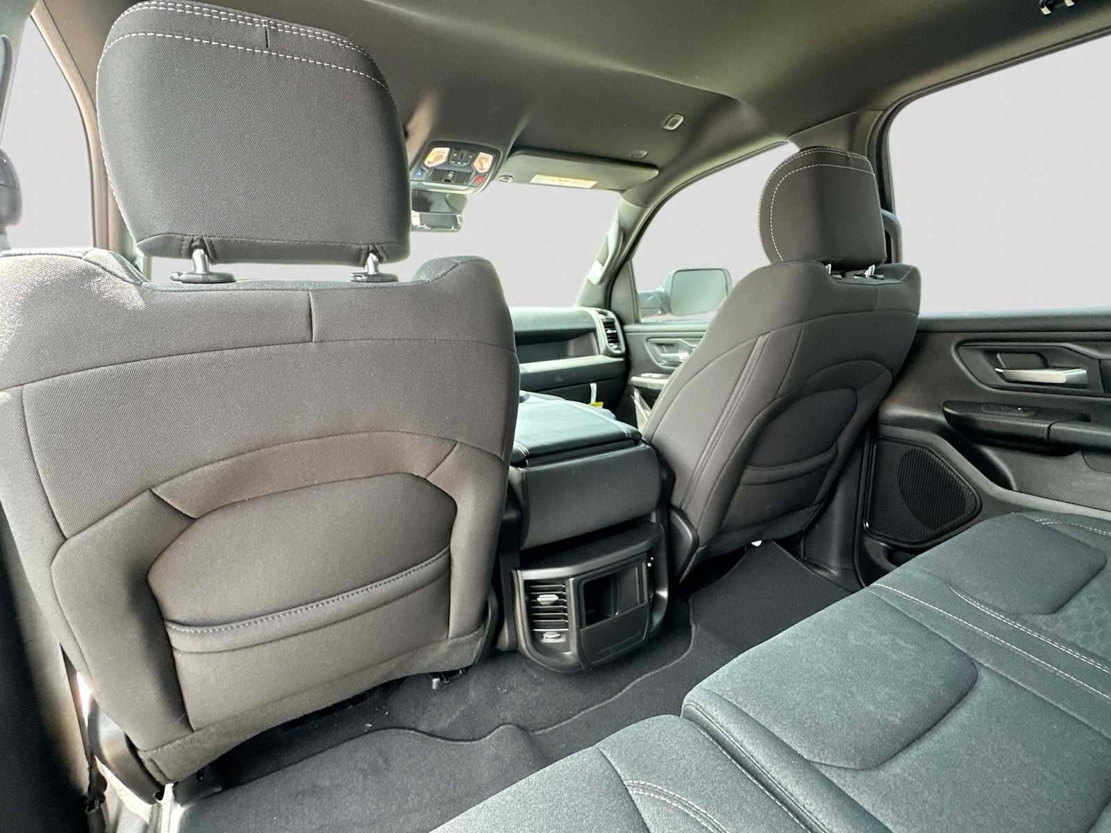 2026 RAM 1500 RAM 1500 EXPRESS CREW CAB 4X2 5'7' BOX
