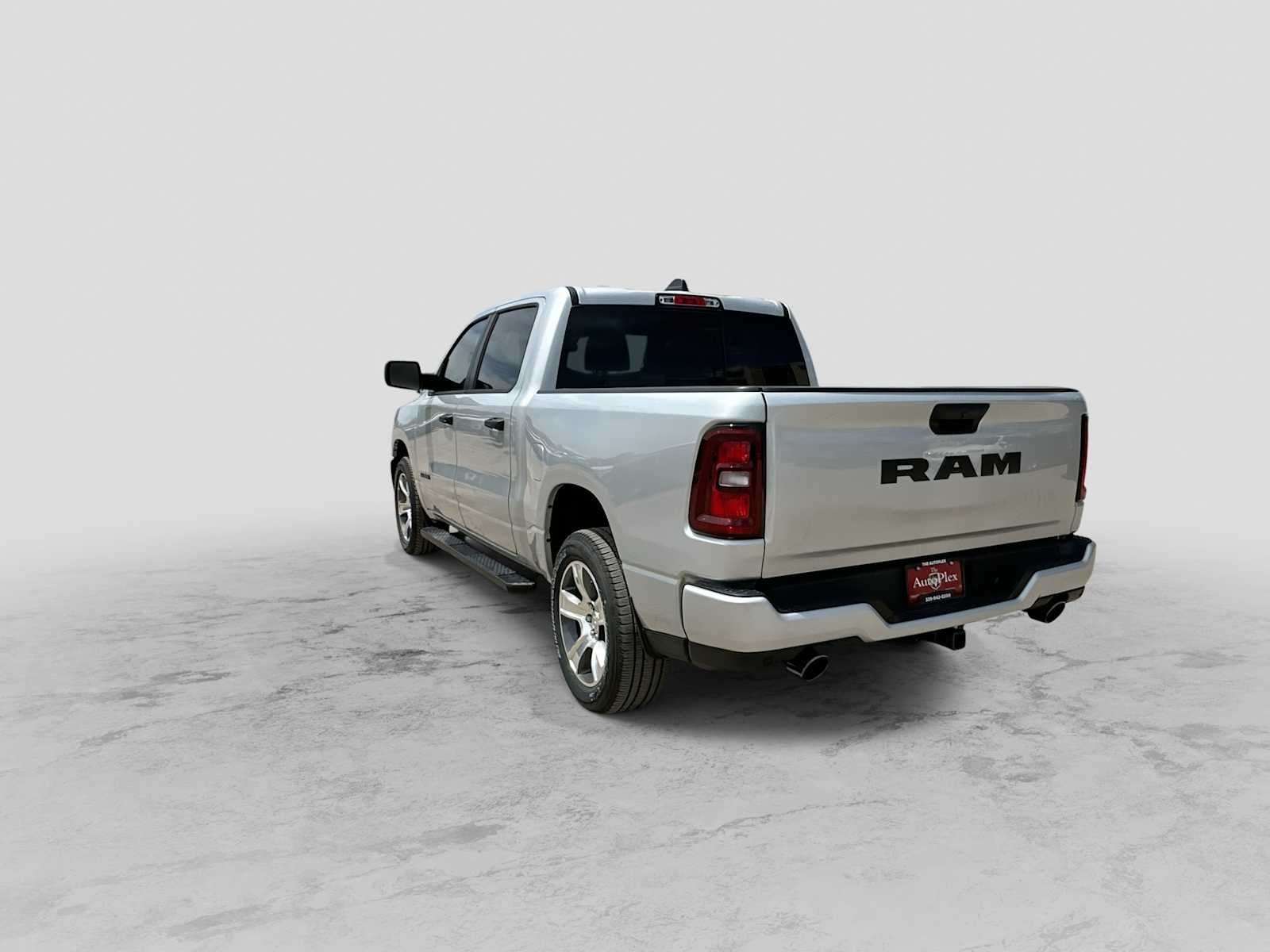 2026 RAM 1500 RAM 1500 EXPRESS CREW CAB 4X2 5'7' BOX