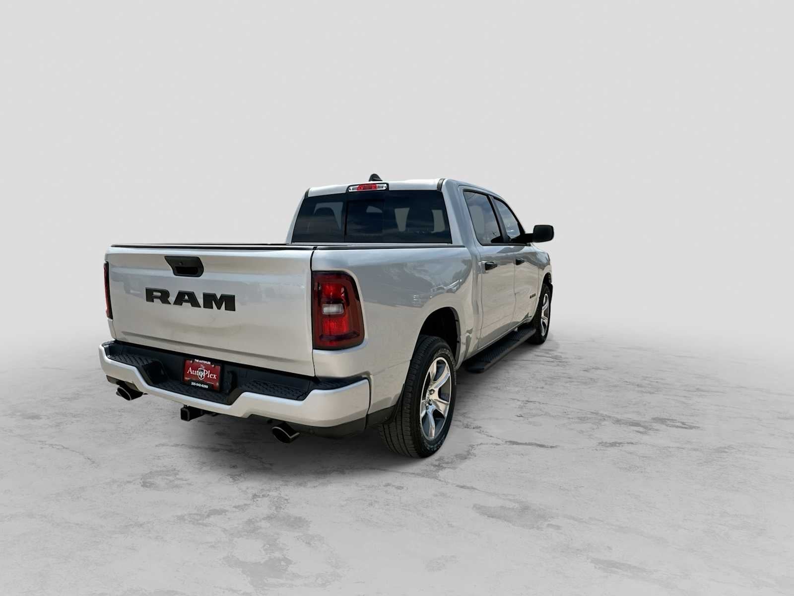 2026 RAM 1500 RAM 1500 EXPRESS CREW CAB 4X2 5'7' BOX