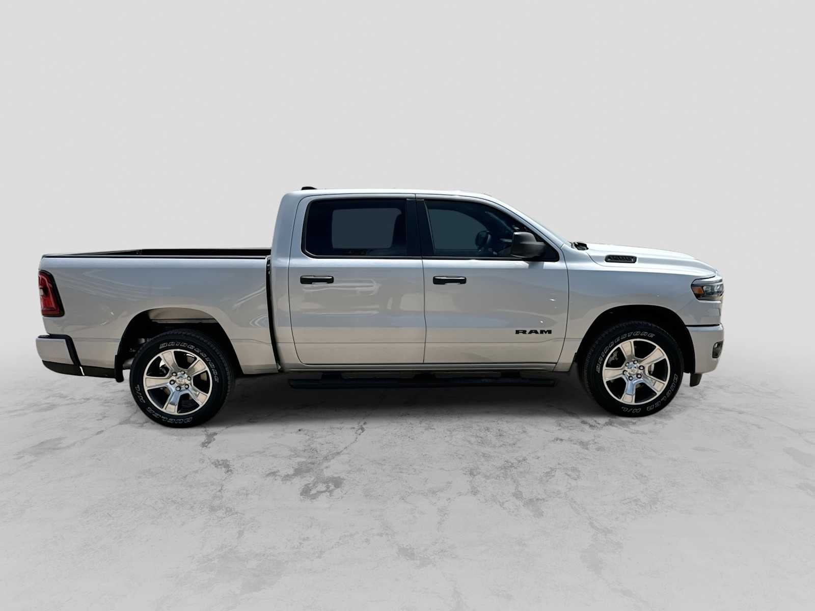 2026 RAM 1500 RAM 1500 EXPRESS CREW CAB 4X2 5'7' BOX