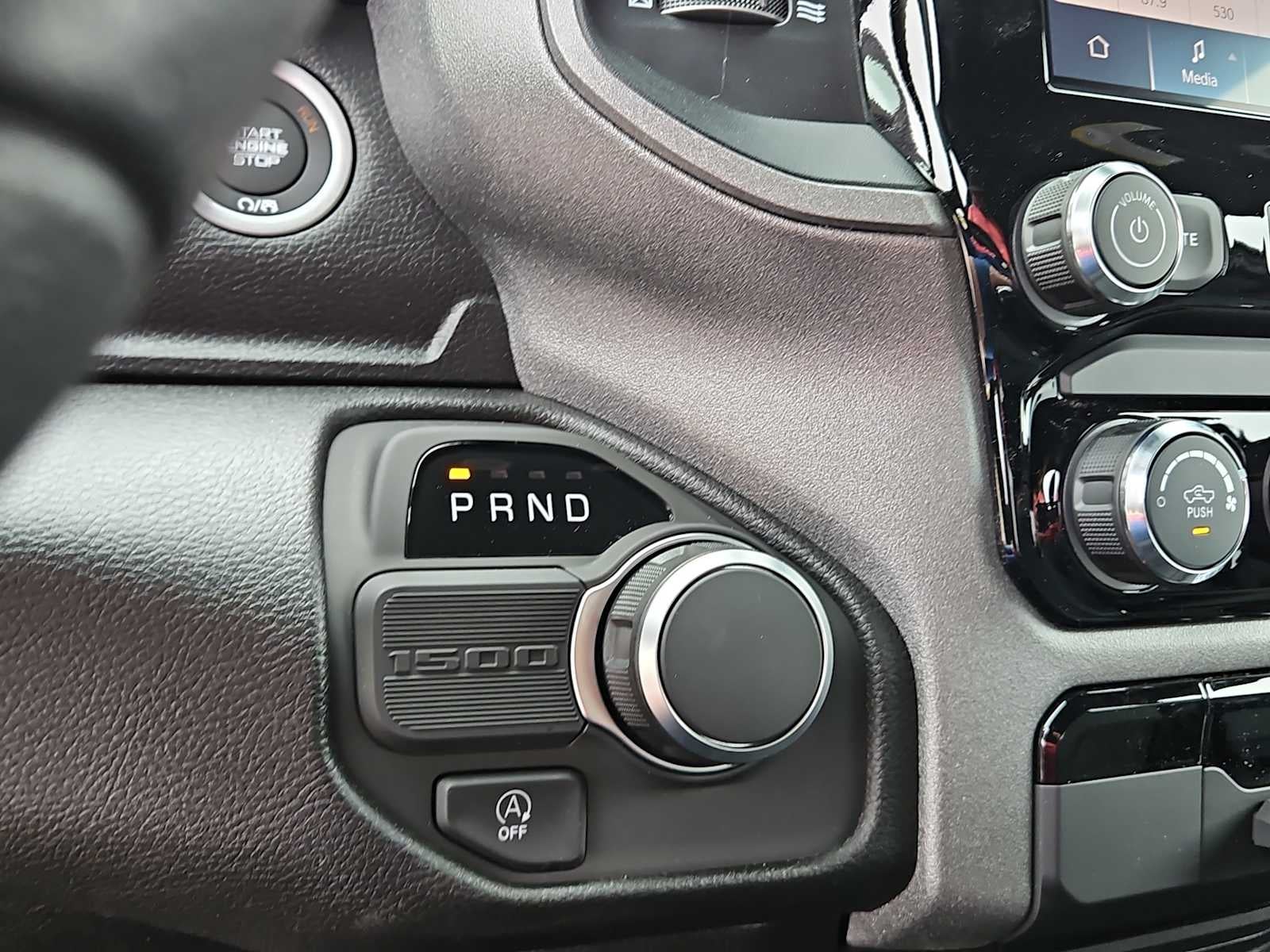 2026 RAM 1500 RAM 1500 EXPRESS CREW CAB 4X2 5'7' BOX