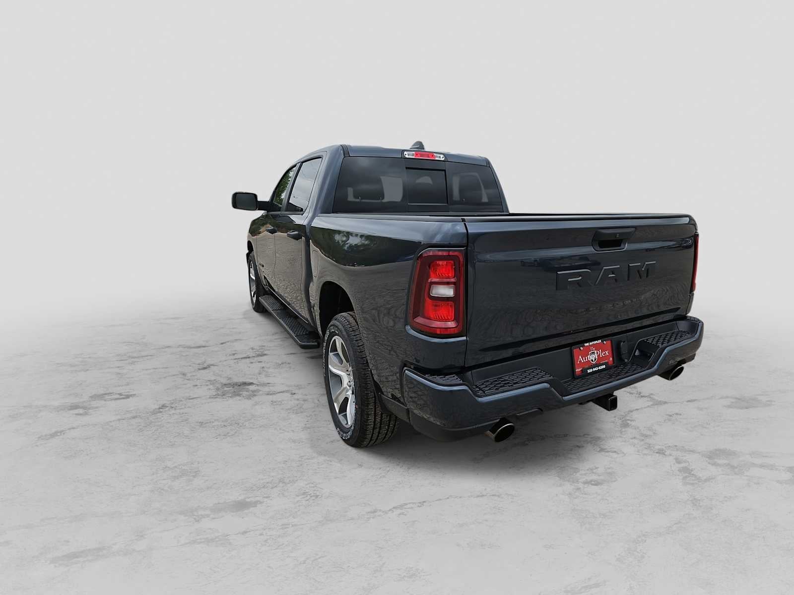 2026 RAM 1500 RAM 1500 EXPRESS CREW CAB 4X2 5'7' BOX
