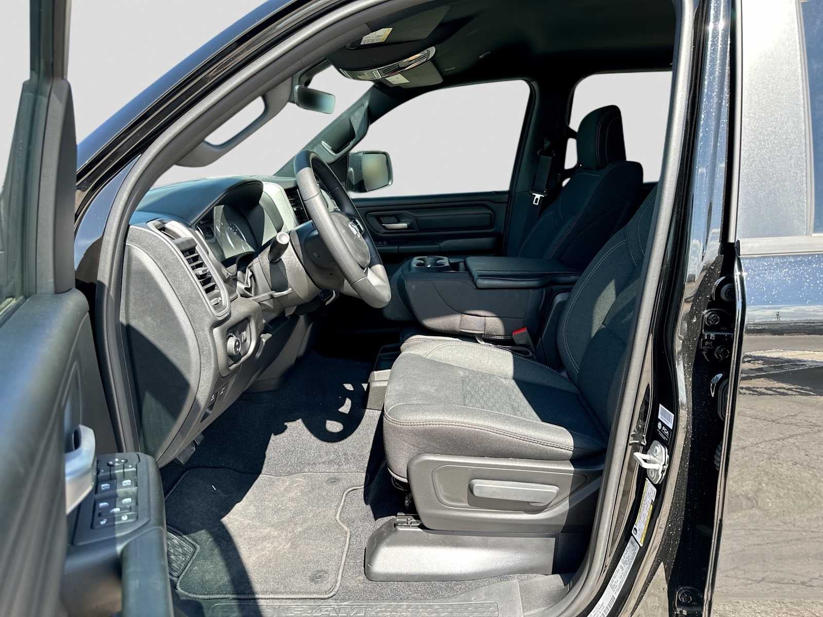 2026 RAM 1500 RAM 1500 EXPRESS CREW CAB 4X2 5'7' BOX