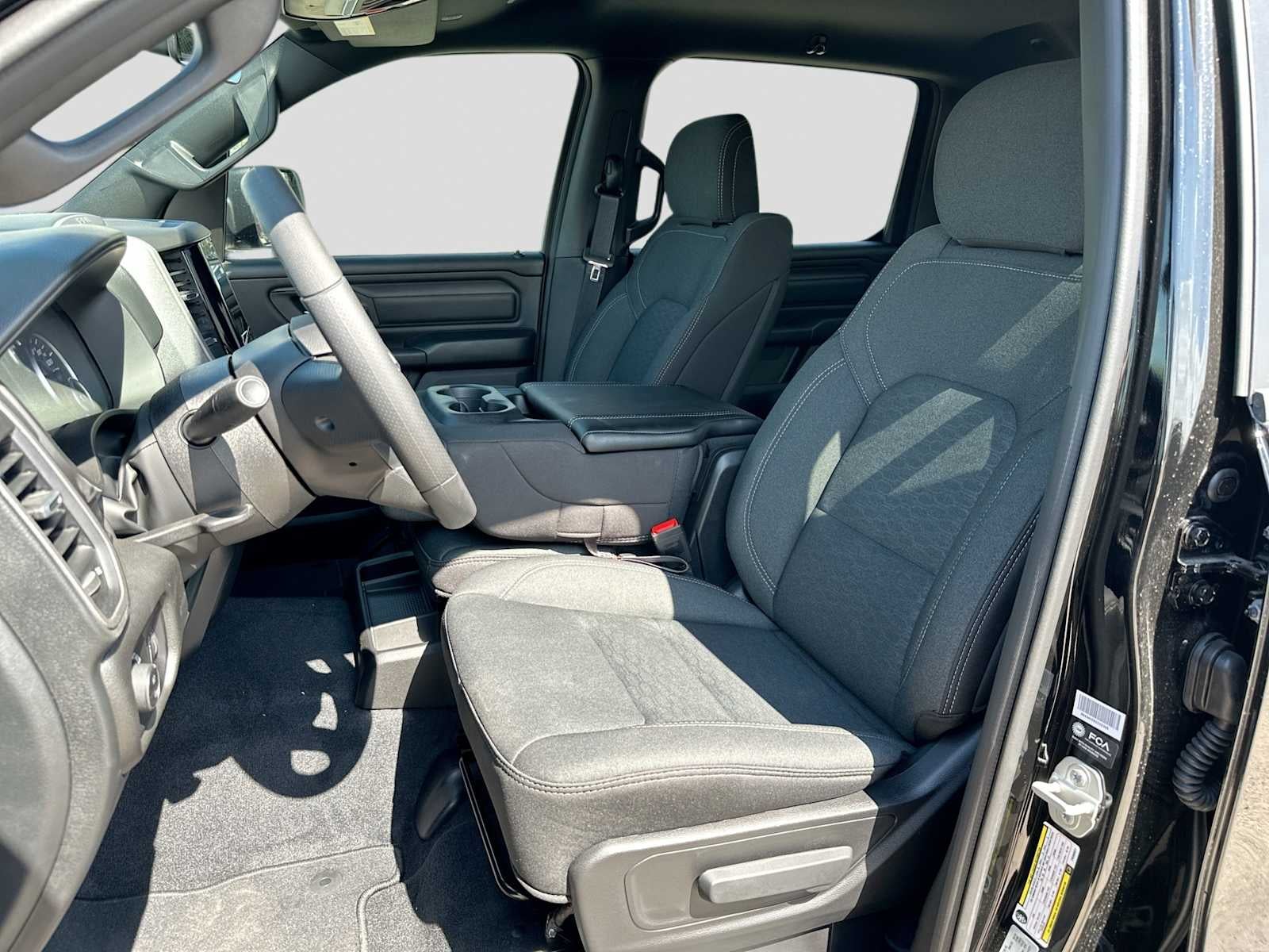 2026 RAM 1500 RAM 1500 EXPRESS CREW CAB 4X2 5'7' BOX