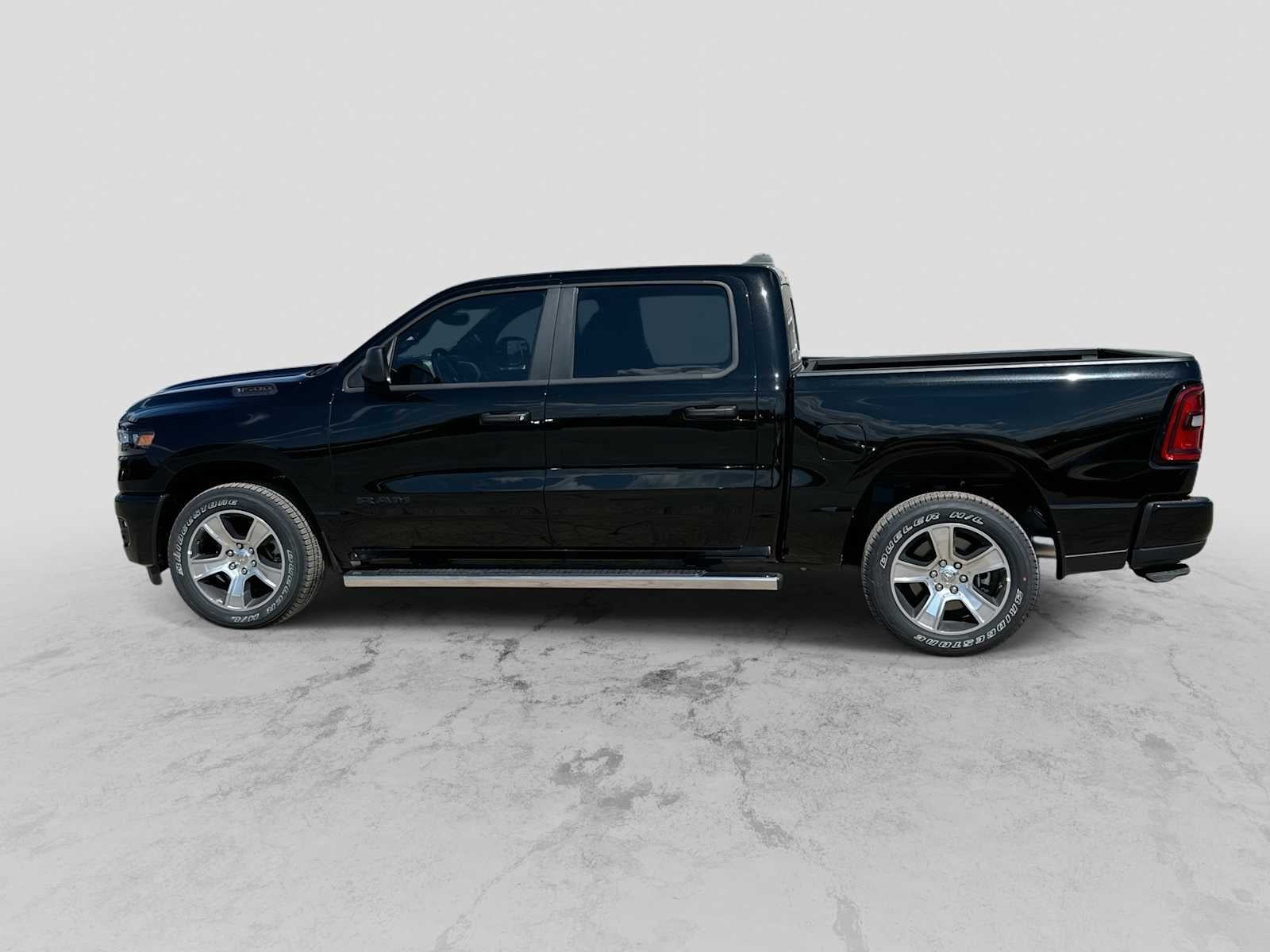 2026 RAM 1500 RAM 1500 EXPRESS CREW CAB 4X2 5'7' BOX