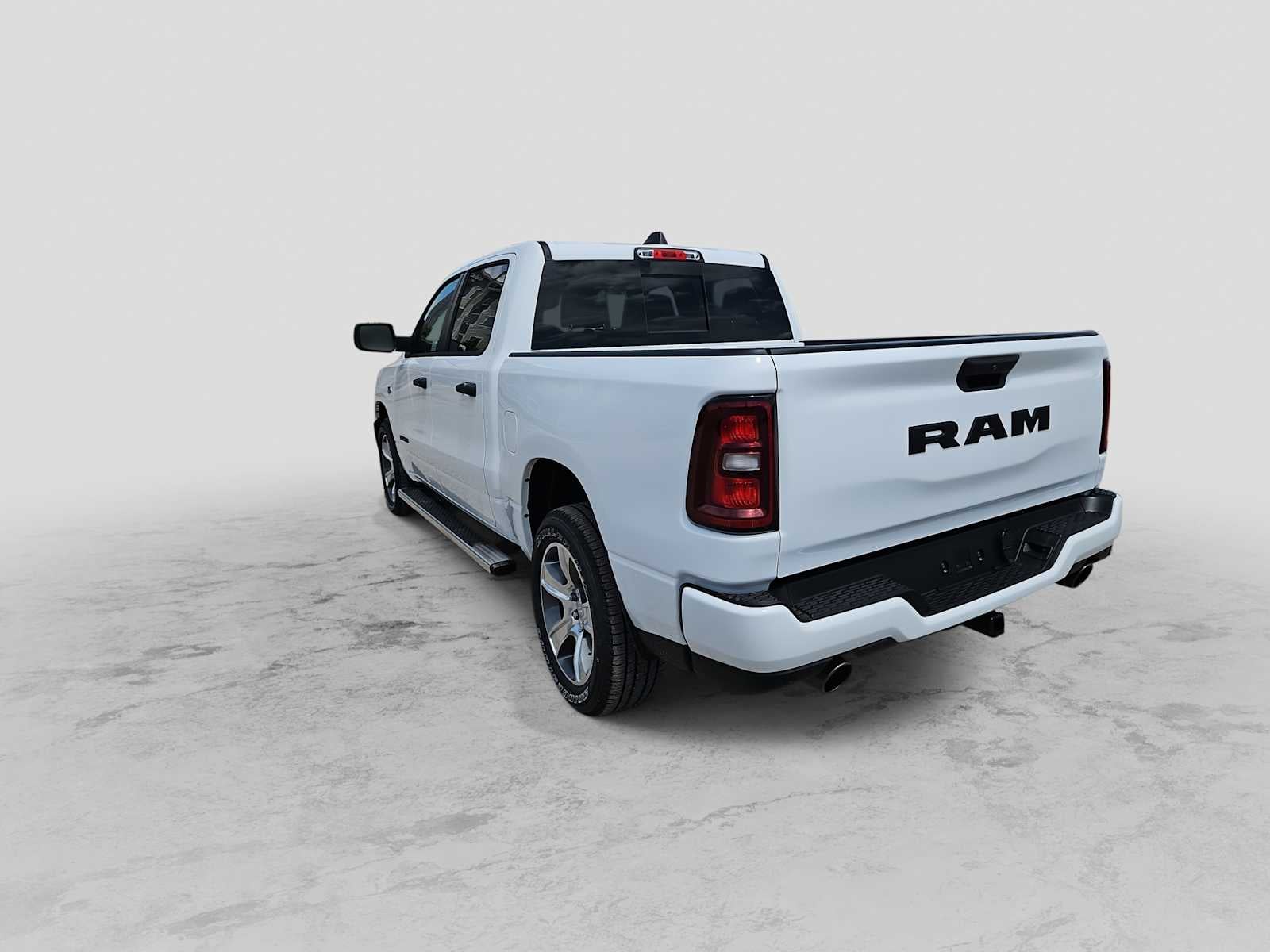 2026 RAM Ram 1500 RAM 1500 EXPRESS CREW CAB 4X2 5'7' BOX