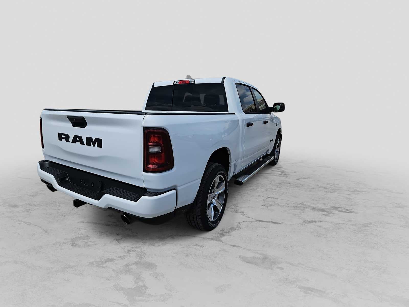 2026 RAM Ram 1500 RAM 1500 EXPRESS CREW CAB 4X2 5'7' BOX
