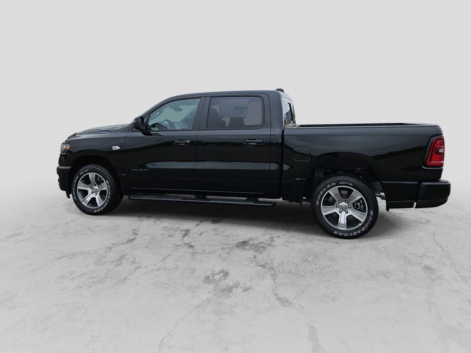 2026 RAM Ram 1500 RAM 1500 EXPRESS CREW CAB 4X2 5'7' BOX