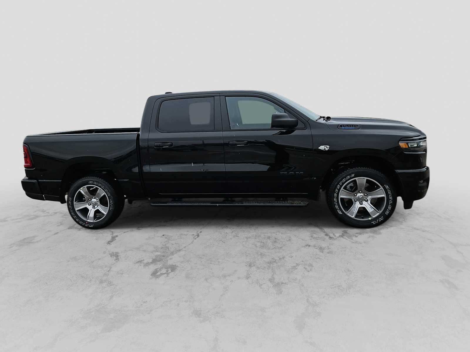 2026 RAM Ram 1500 RAM 1500 EXPRESS CREW CAB 4X2 5'7' BOX