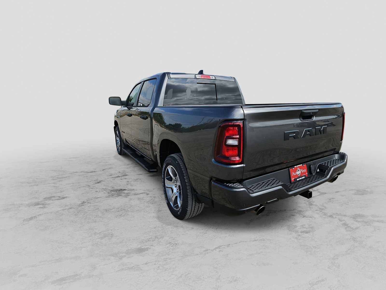 2026 RAM Ram 1500 RAM 1500 EXPRESS CREW CAB 4X2 5'7' BOX