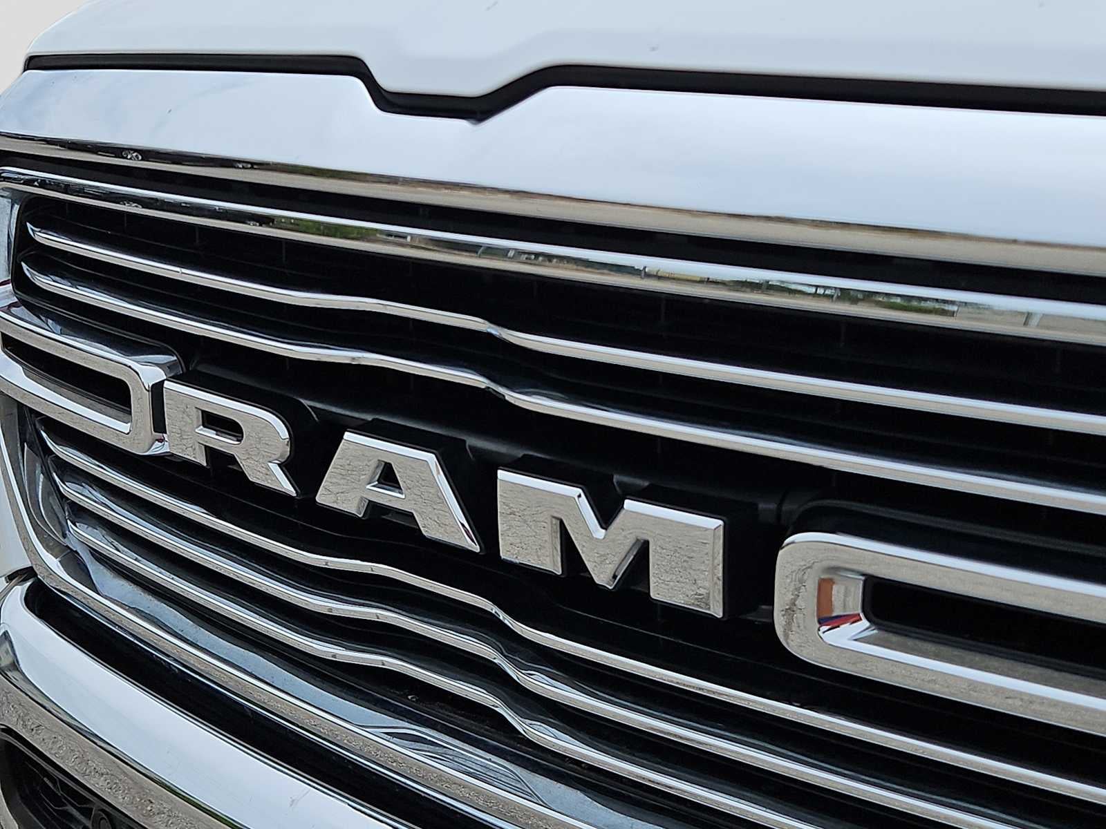 2022 RAM 1500 Laramie Crew Cab 4x2 5'7' Box