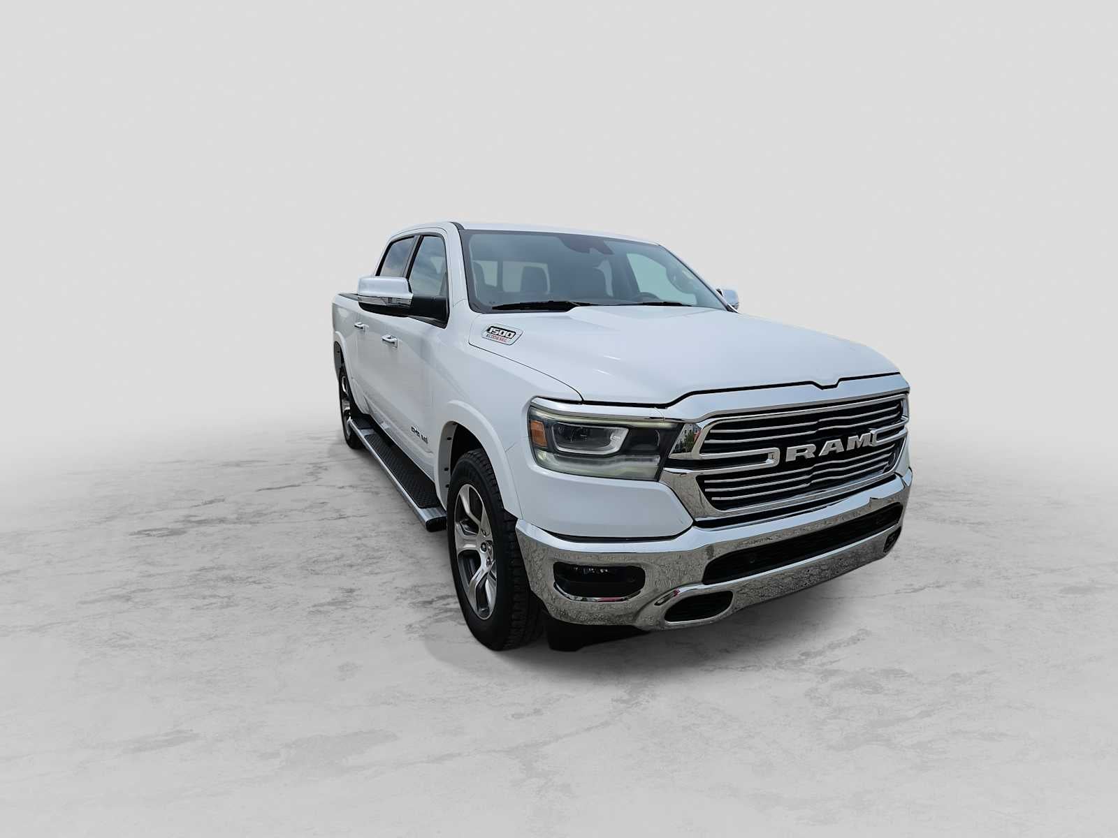 2022 RAM 1500 Laramie Crew Cab 4x2 5'7' Box