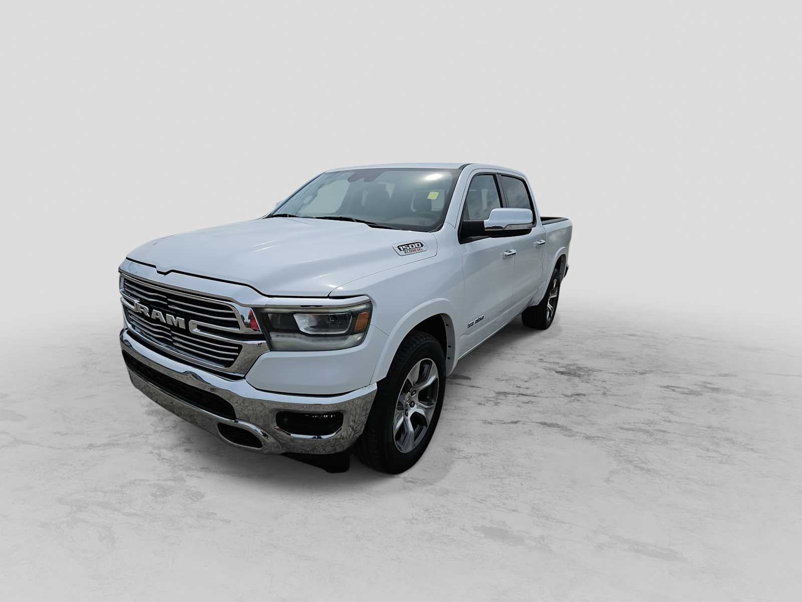 2022 RAM 1500 Laramie Crew Cab 4x2 5'7' Box