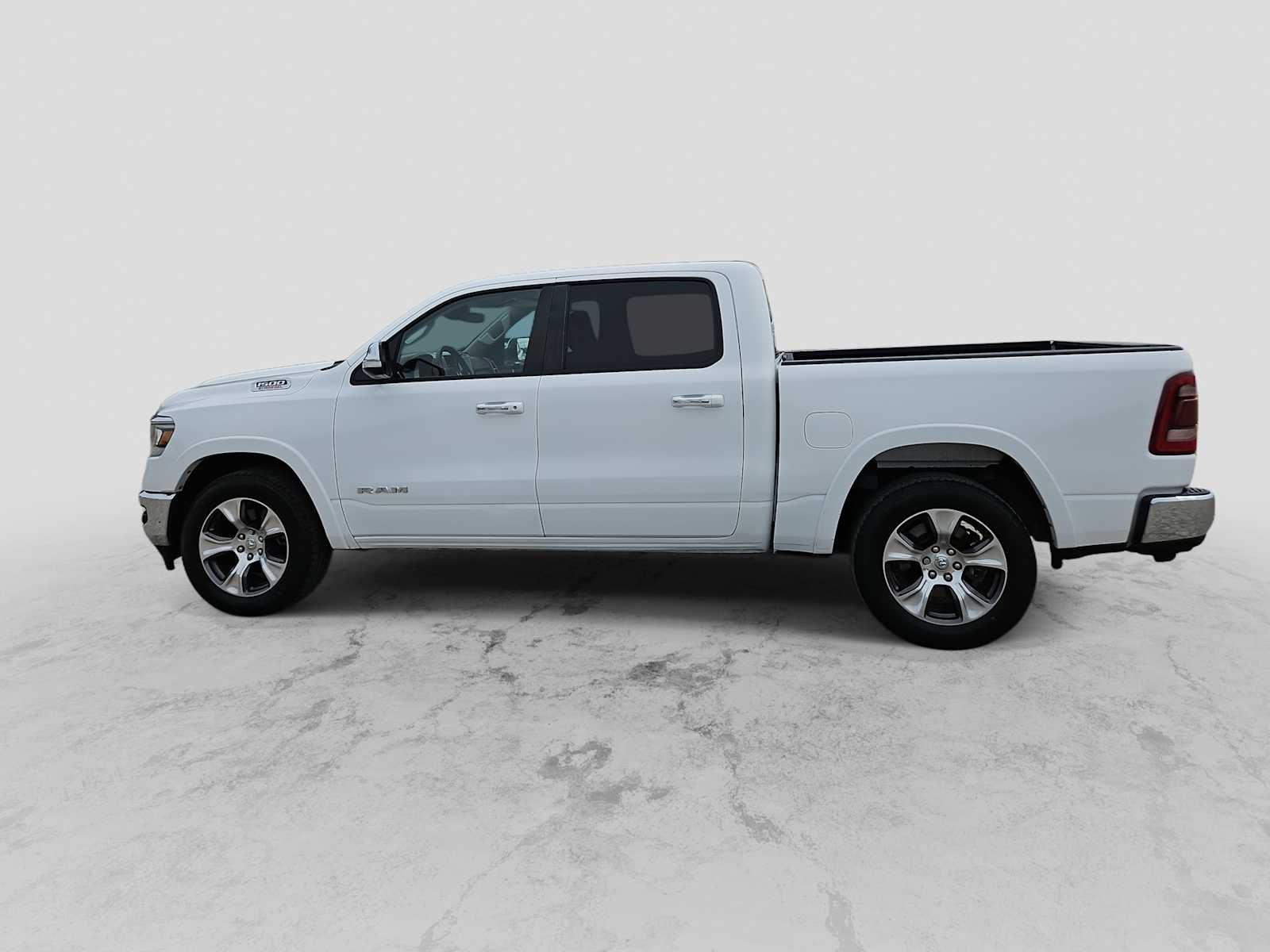2022 RAM 1500 Laramie Crew Cab 4x2 5'7' Box