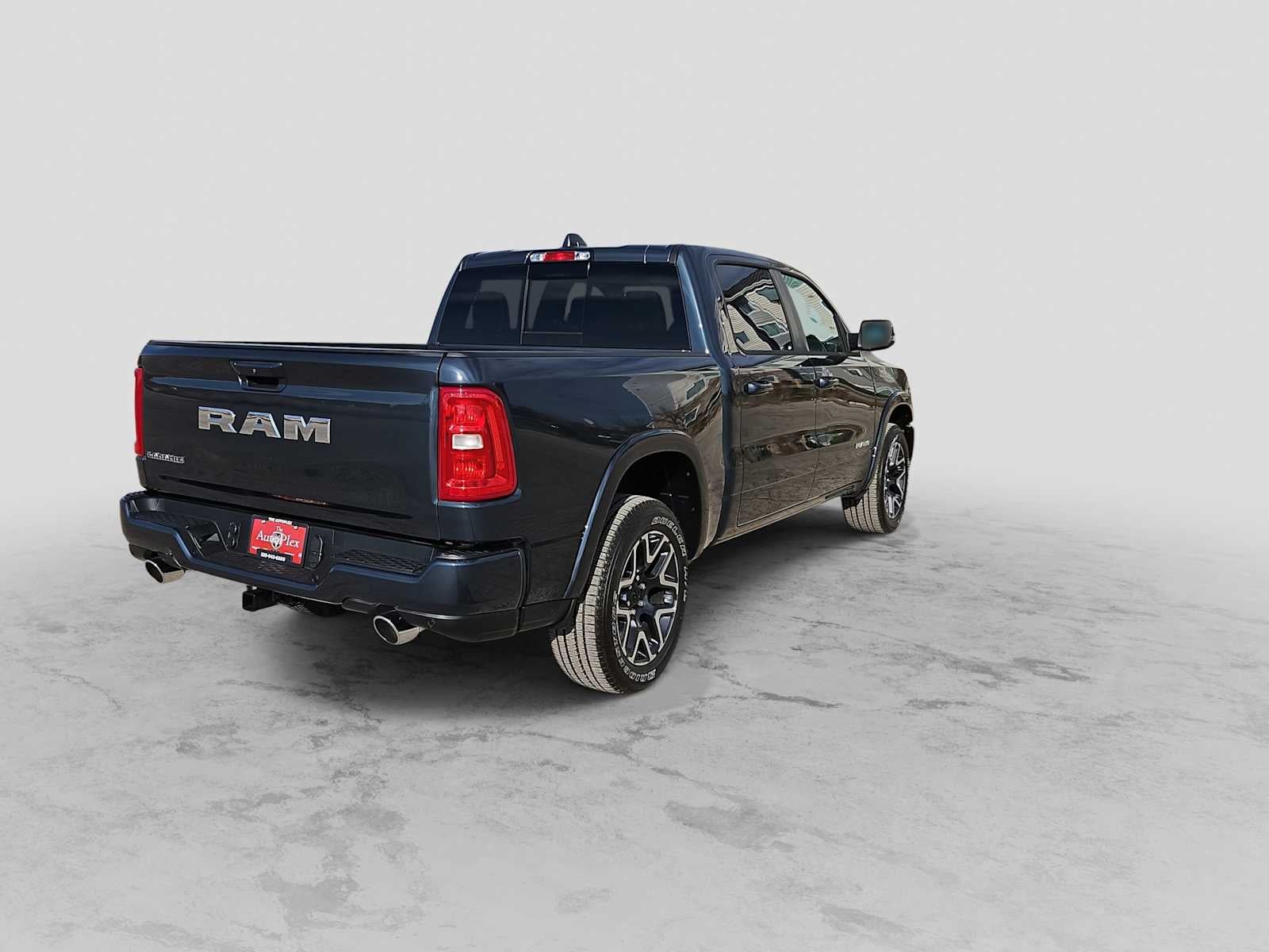 2026 RAM Ram 1500 RAM 1500 LARAMIE CREW CAB 4X2 5'7' BOX