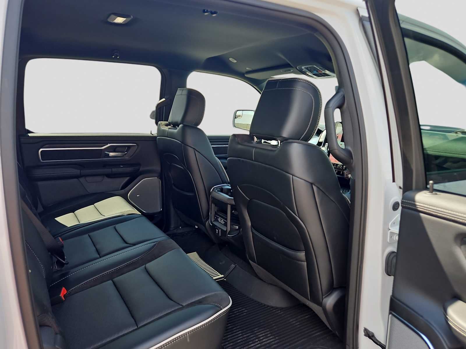 2026 RAM Ram 1500 RAM 1500 LARAMIE CREW CAB 4X2 5'7' BOX