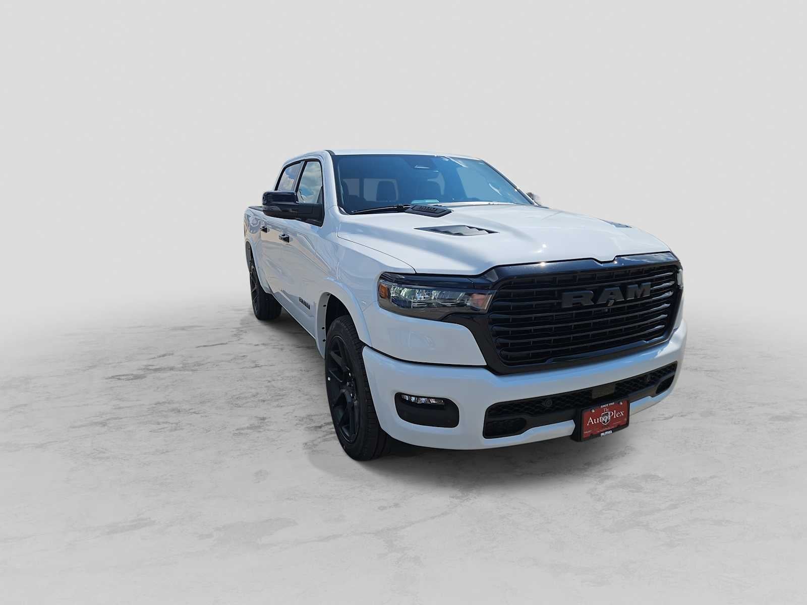 2026 RAM Ram 1500 RAM 1500 LARAMIE CREW CAB 4X2 5'7' BOX