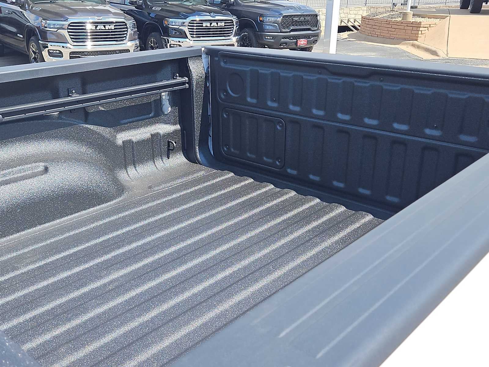 2026 RAM Ram 1500 RAM 1500 LARAMIE CREW CAB 4X2 5'7' BOX