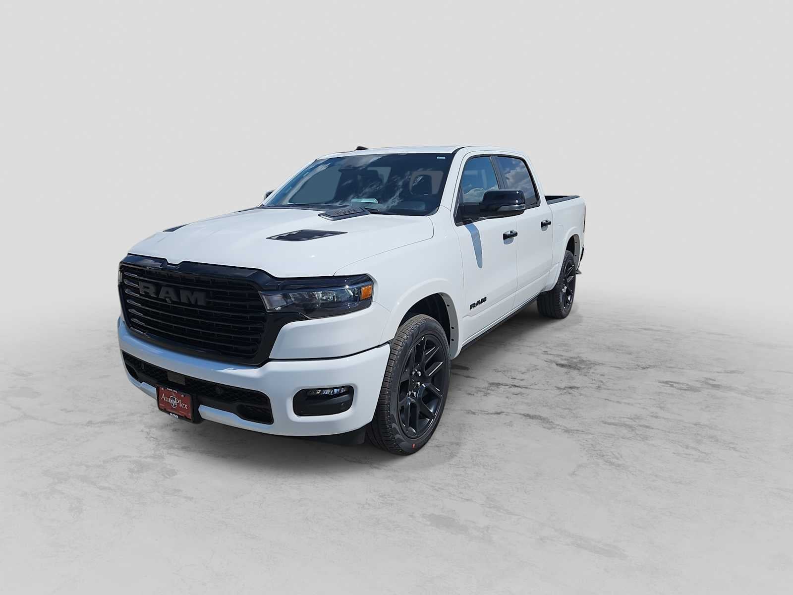 2026 RAM Ram 1500 RAM 1500 LARAMIE CREW CAB 4X2 5'7' BOX