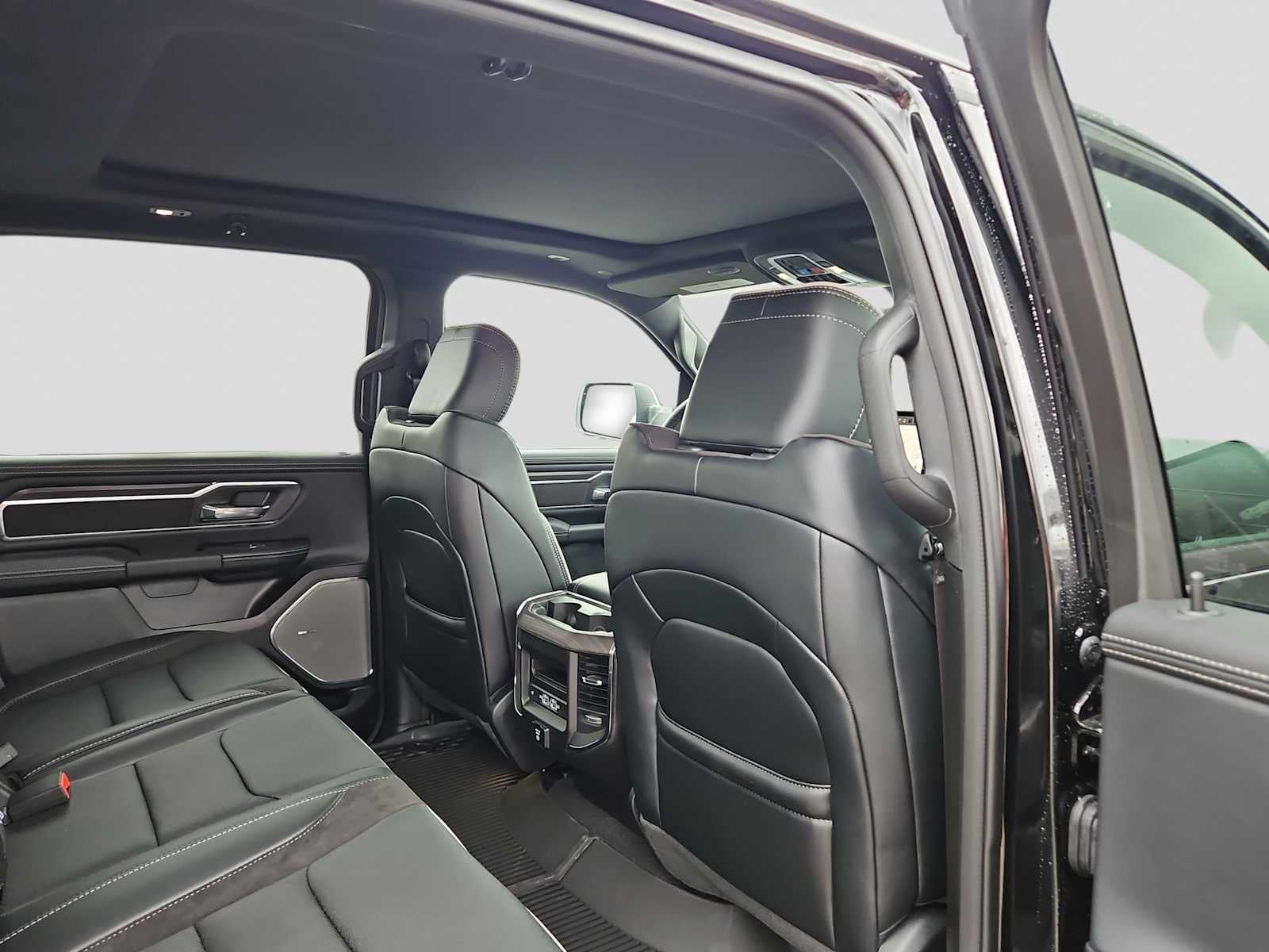 2026 RAM Ram 1500 RAM 1500 LARAMIE CREW CAB 4X2 5'7' BOX