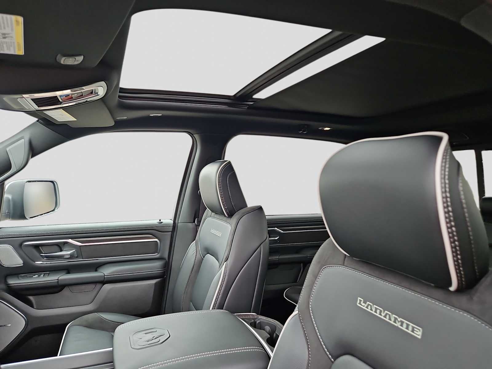 2026 RAM Ram 1500 RAM 1500 LARAMIE CREW CAB 4X2 5'7' BOX