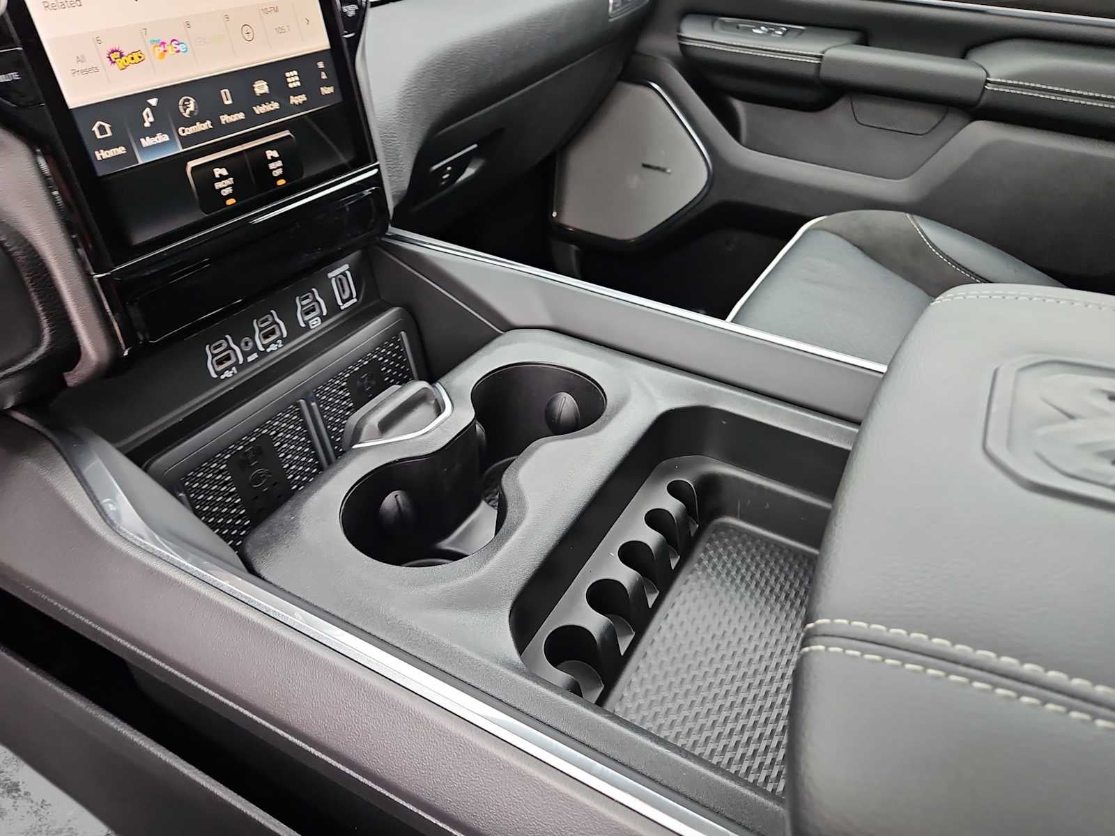 2026 RAM Ram 1500 RAM 1500 LARAMIE CREW CAB 4X2 5'7' BOX